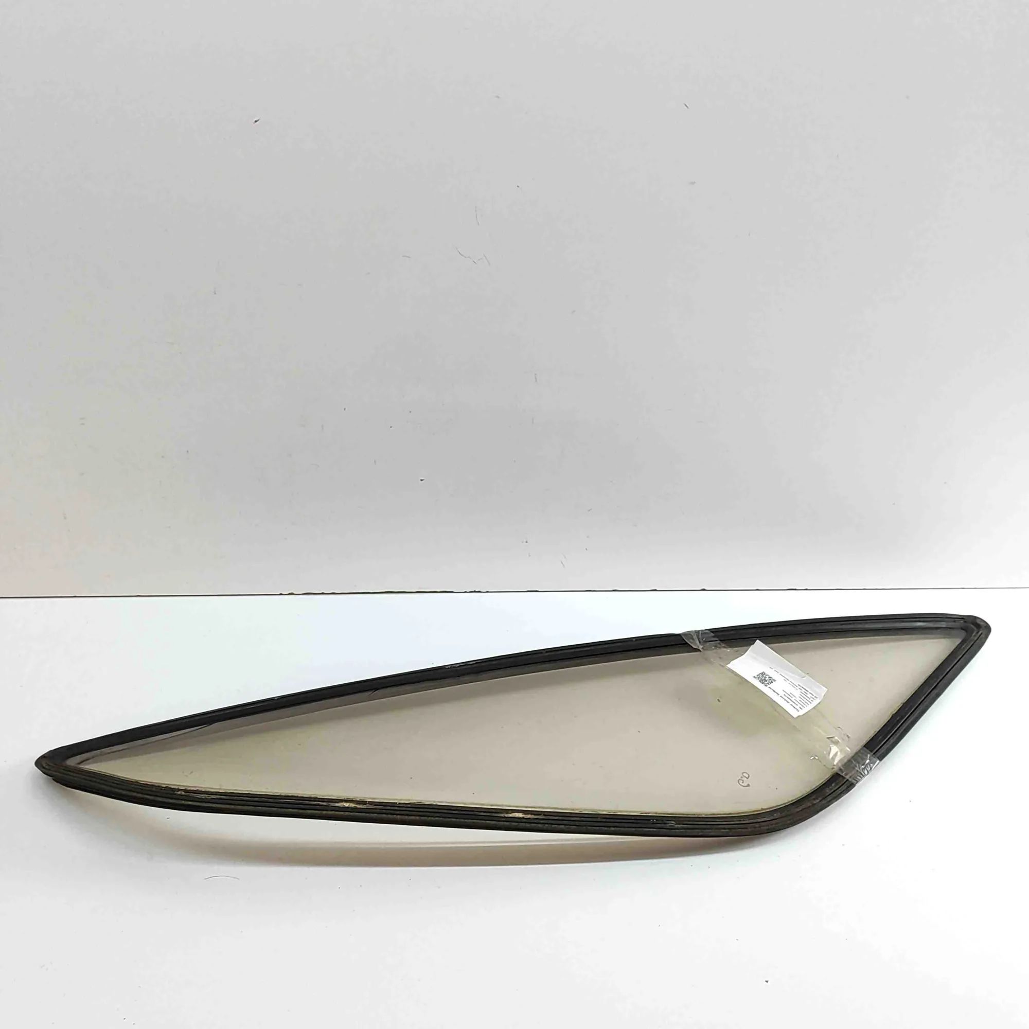 Porsche 928 Rear Right Quarter Window Rear Right Quarter Window — PORSCHE 928 (1977-1...