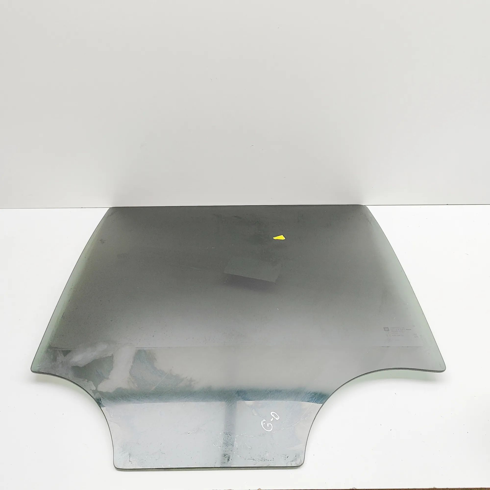 Cadillac Escalade Right rear door window Right rear door window — CADILLAC ESCALADE (201...