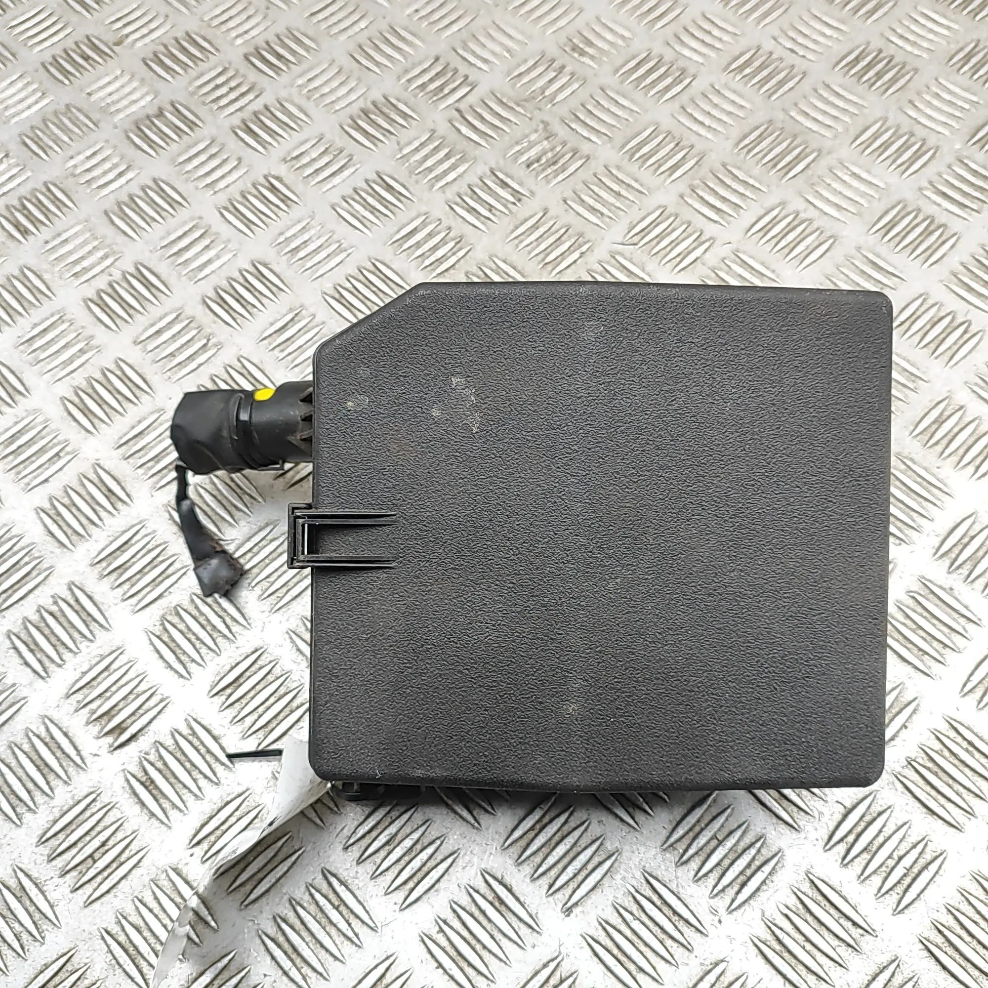 Mitsubishi Outlander Fuse box Fuse box — MITSUBISHI OUTLANDER (III GG_W, GF_W...