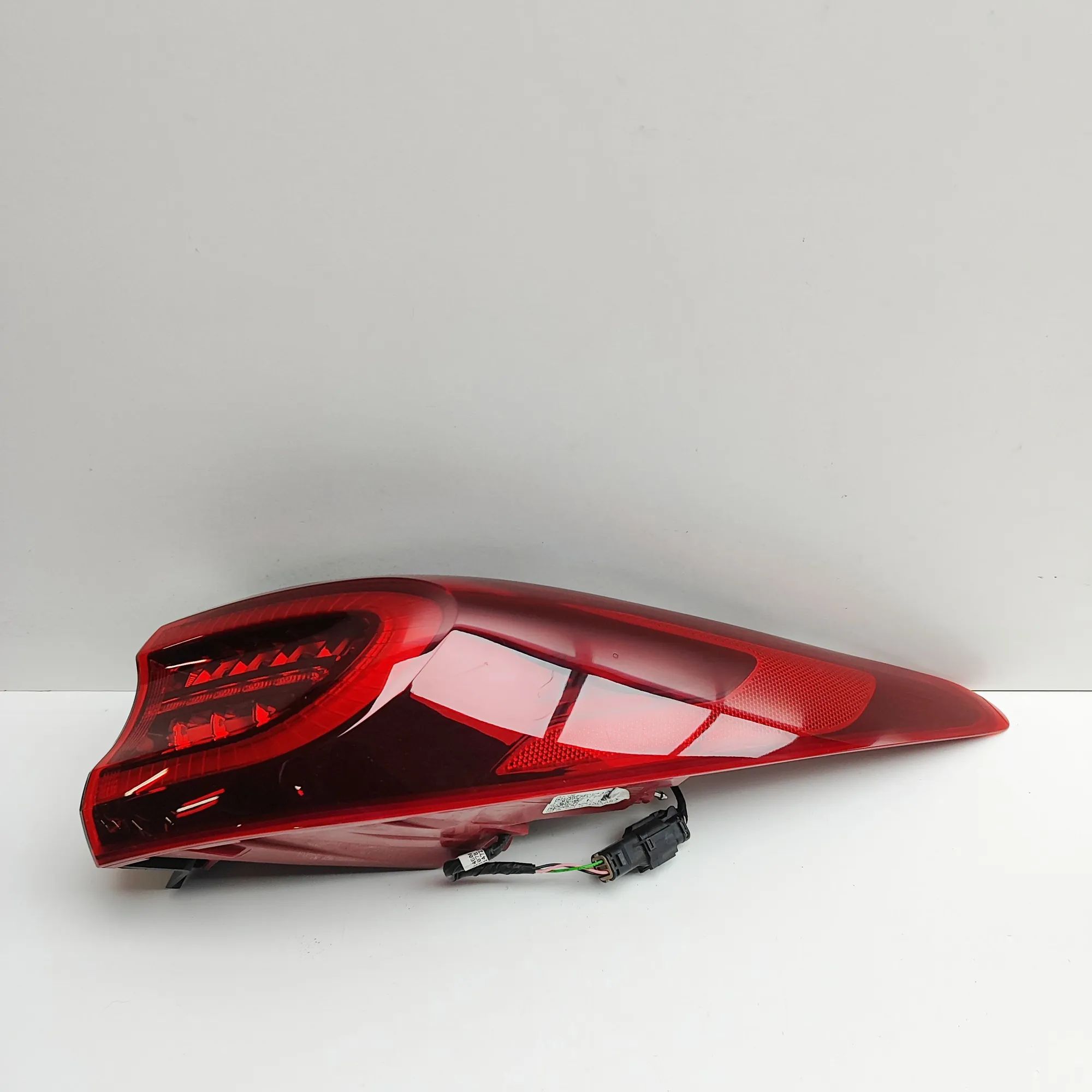 Kia Sportage Rear Right Tail Light Rear Right Tail Light — KIA SPORTAGE (QL) (2015...