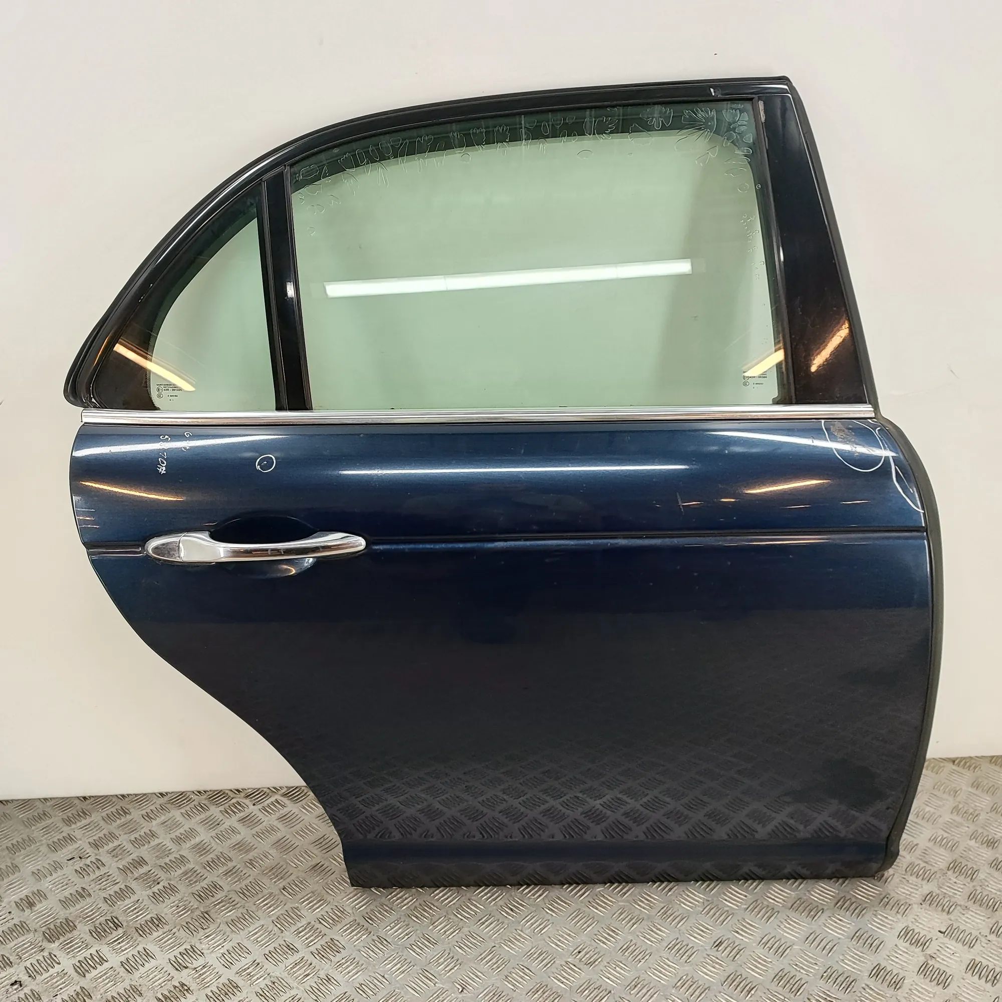 Jaguar XJ Door — rear right Door — rear right — JAGUAR XJ (X350) (2003-2009...