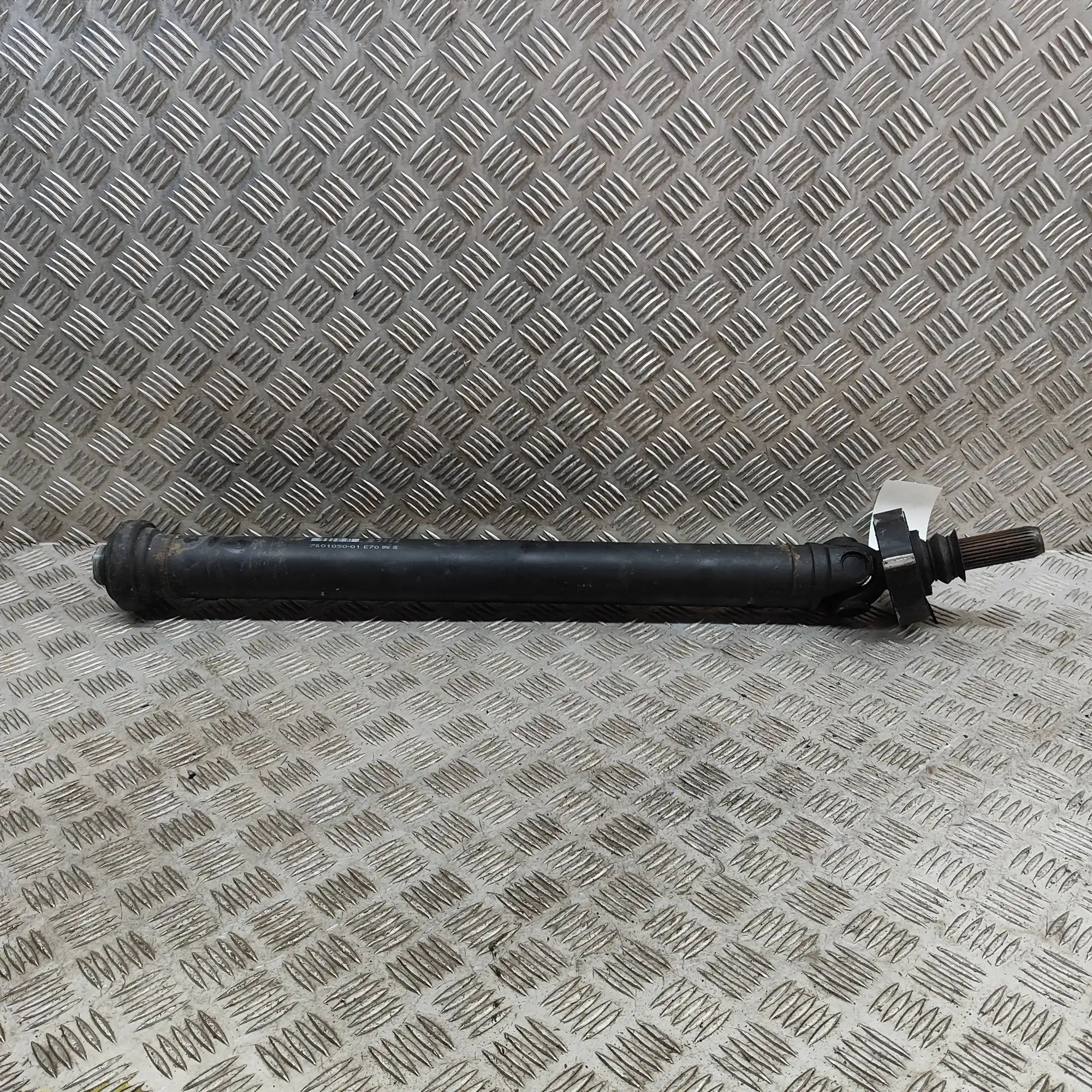 BMW X6 (E71 / E72) Propshaft Cardan Rear Part Propshaft Cardan Rear Part — BMW X6 (E71, E72) ...