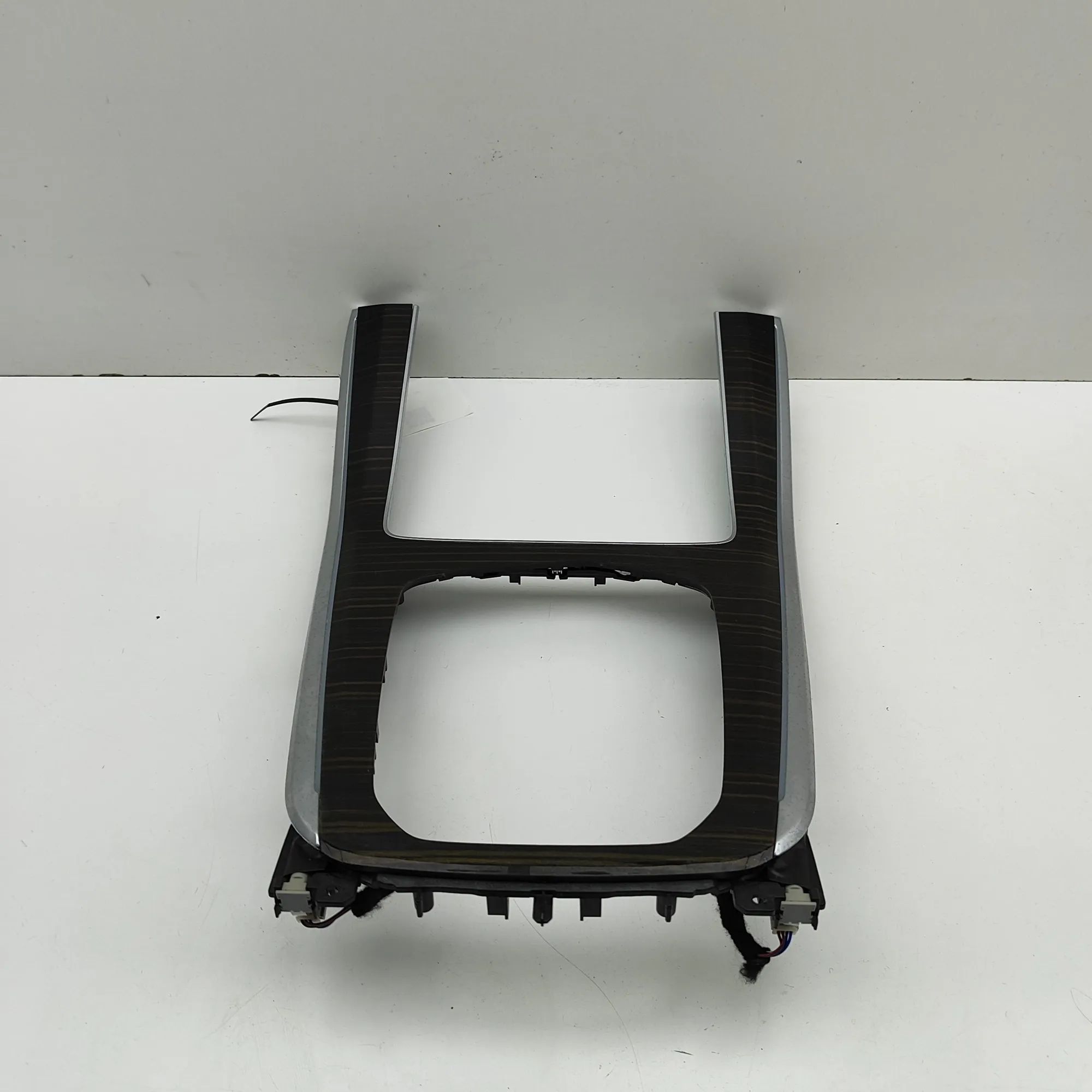 BMW X5 (G05) Centre console trim Centre console trim — BMW X5 (G05) (2018-...) —...