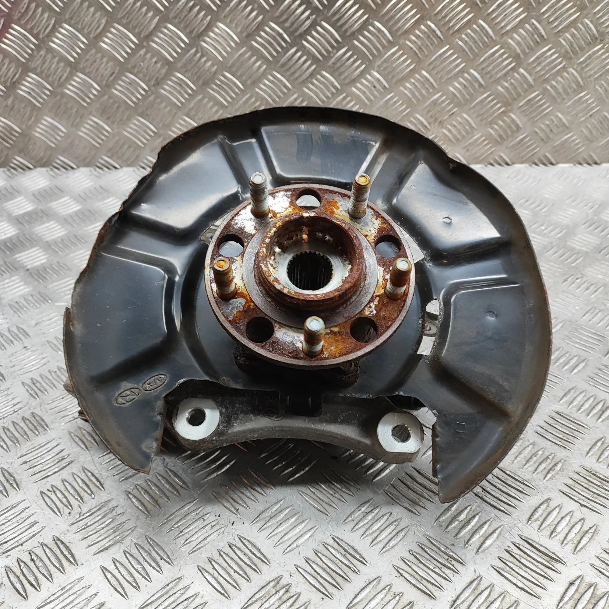 Hyundai Santa Fe Rear Left Wheel Hub Spindle Rear Left Wheel Hub Spindle — HYUNDAI SANTA (FÉ...