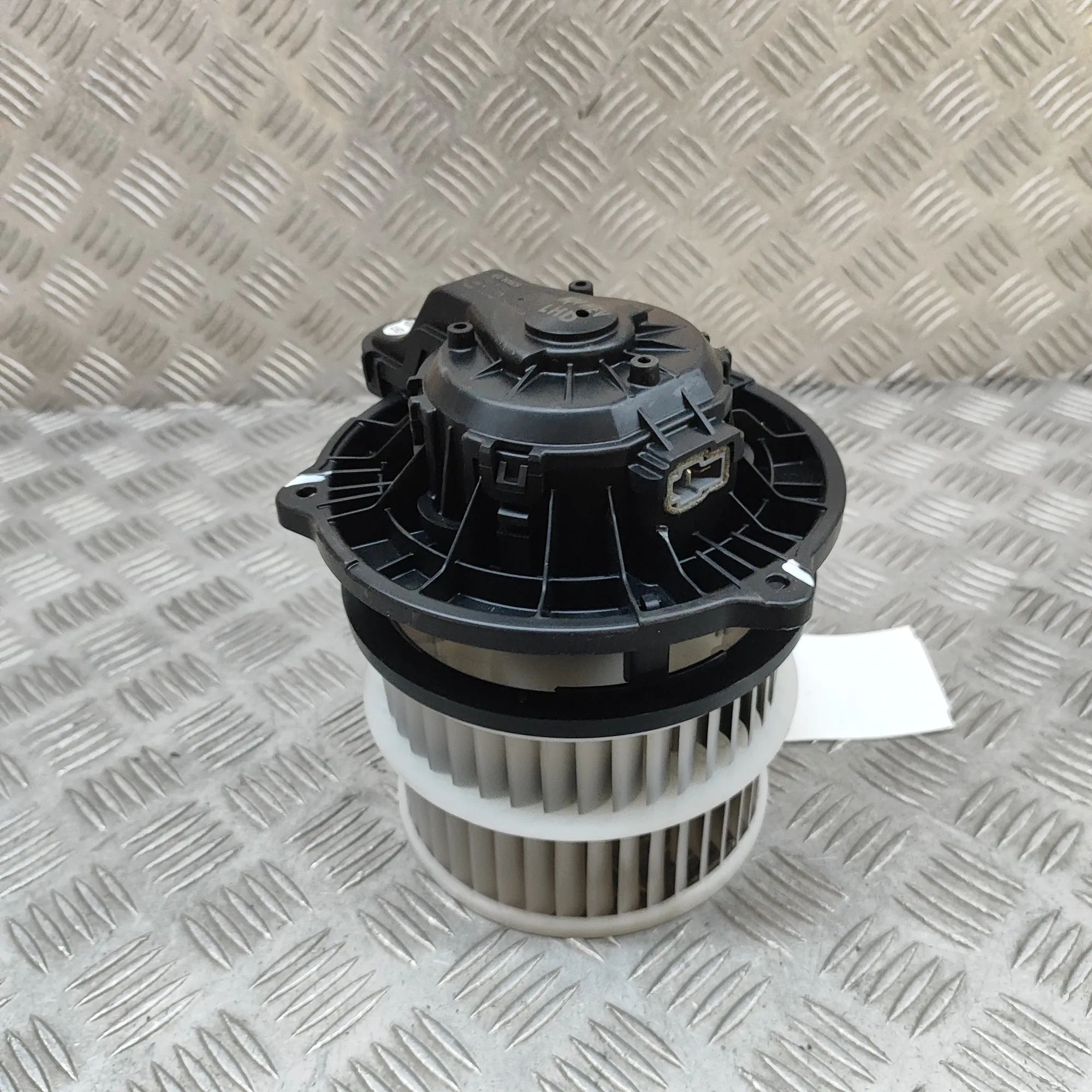 Hyundai Tucson Heater Blower Fan Heater Blower Fan — HYUNDAI TUCSON (NX4E, NX4A)...