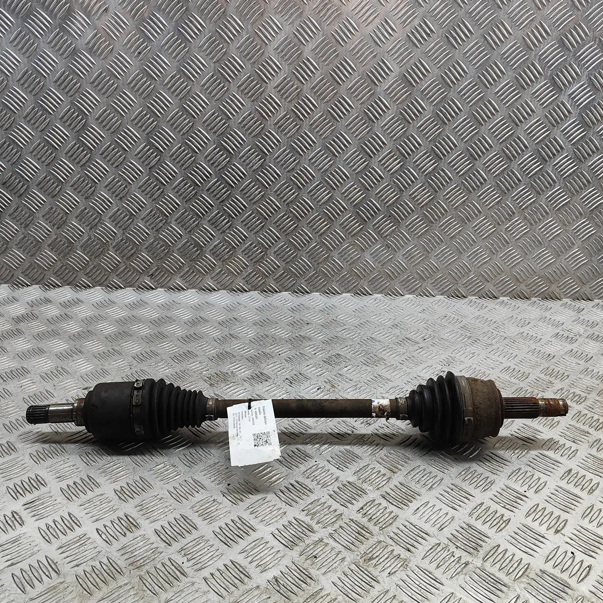 Fiat 500L (351, 352) Front Right Driveshaft Front Right Driveshaft — FIAT 500L (351_, 352_)...