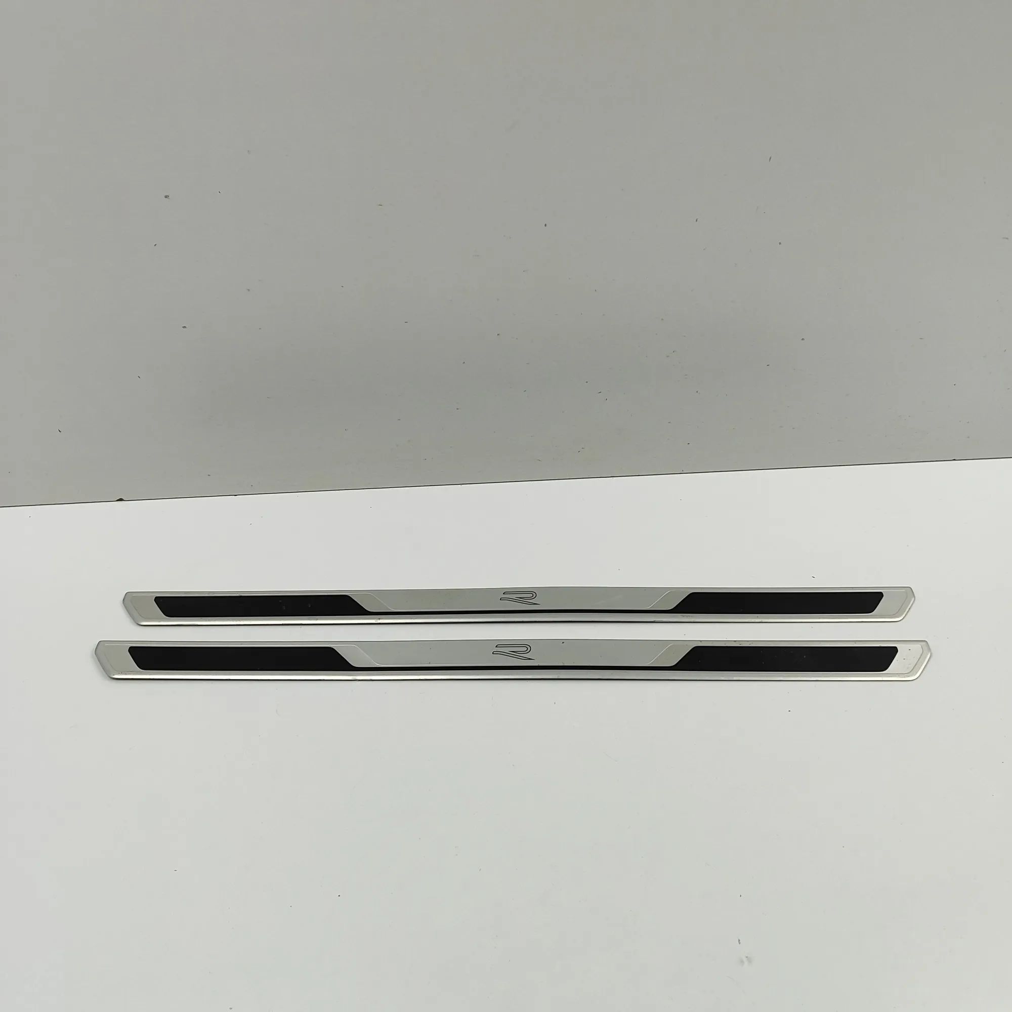 Volkswagen T-Roc Threshold Trim