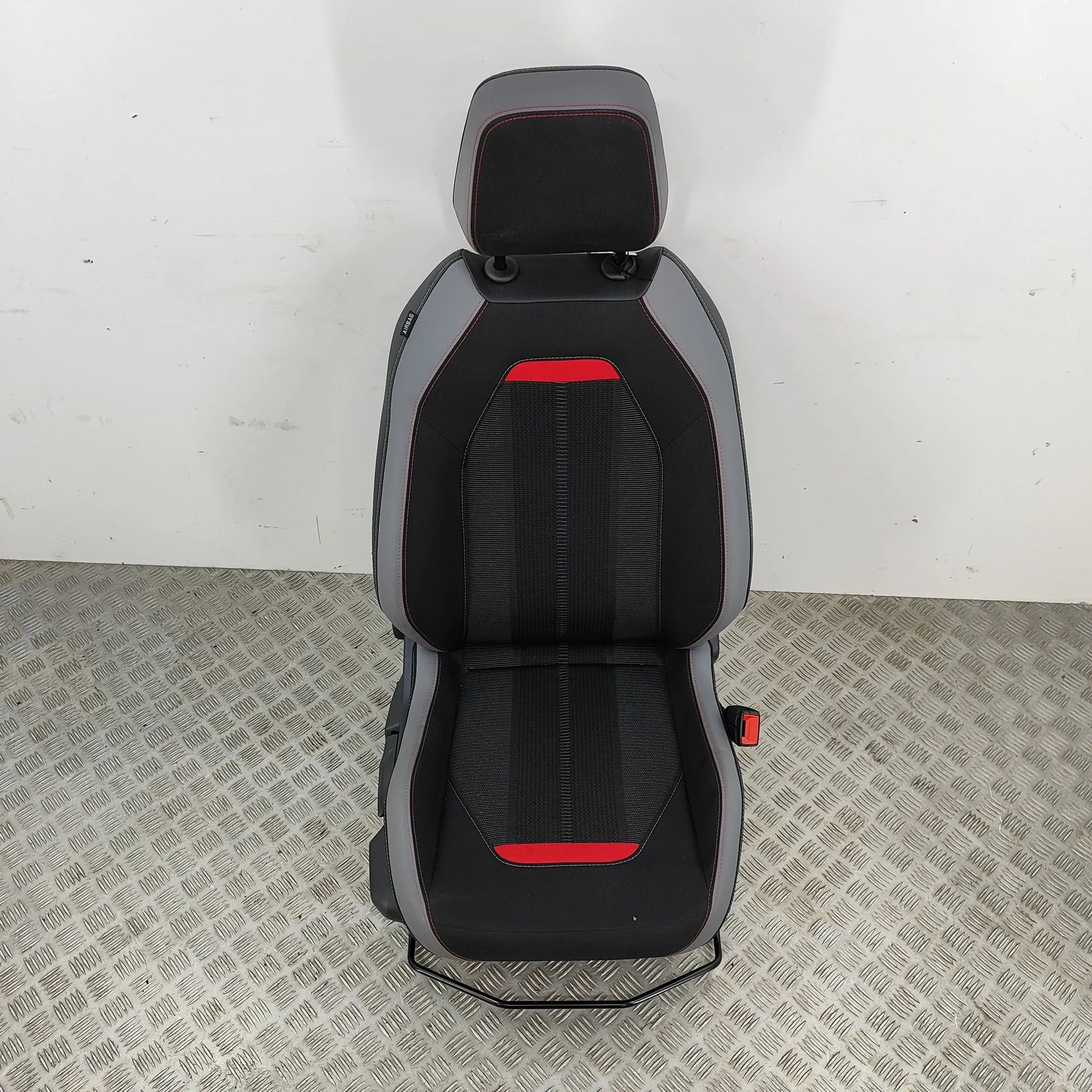 Opel Mokka (B) Front Right Seat Front right seat — OPEL MOKKA (2020-...) — 9823...