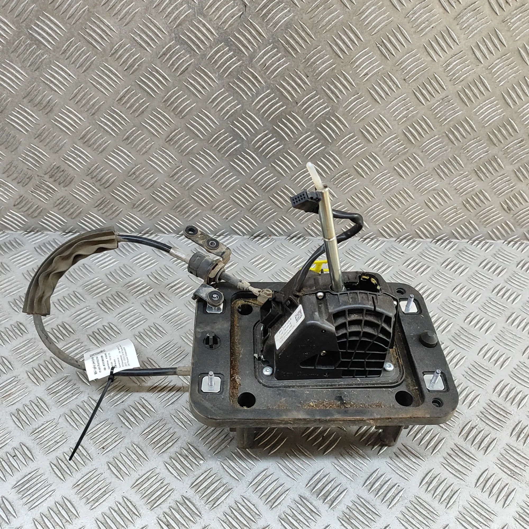 Volkswagen Amarok Gear Shifting Mechanism Gear Shifting Mechanism — VW AMAROK (2H_, S1B) ...