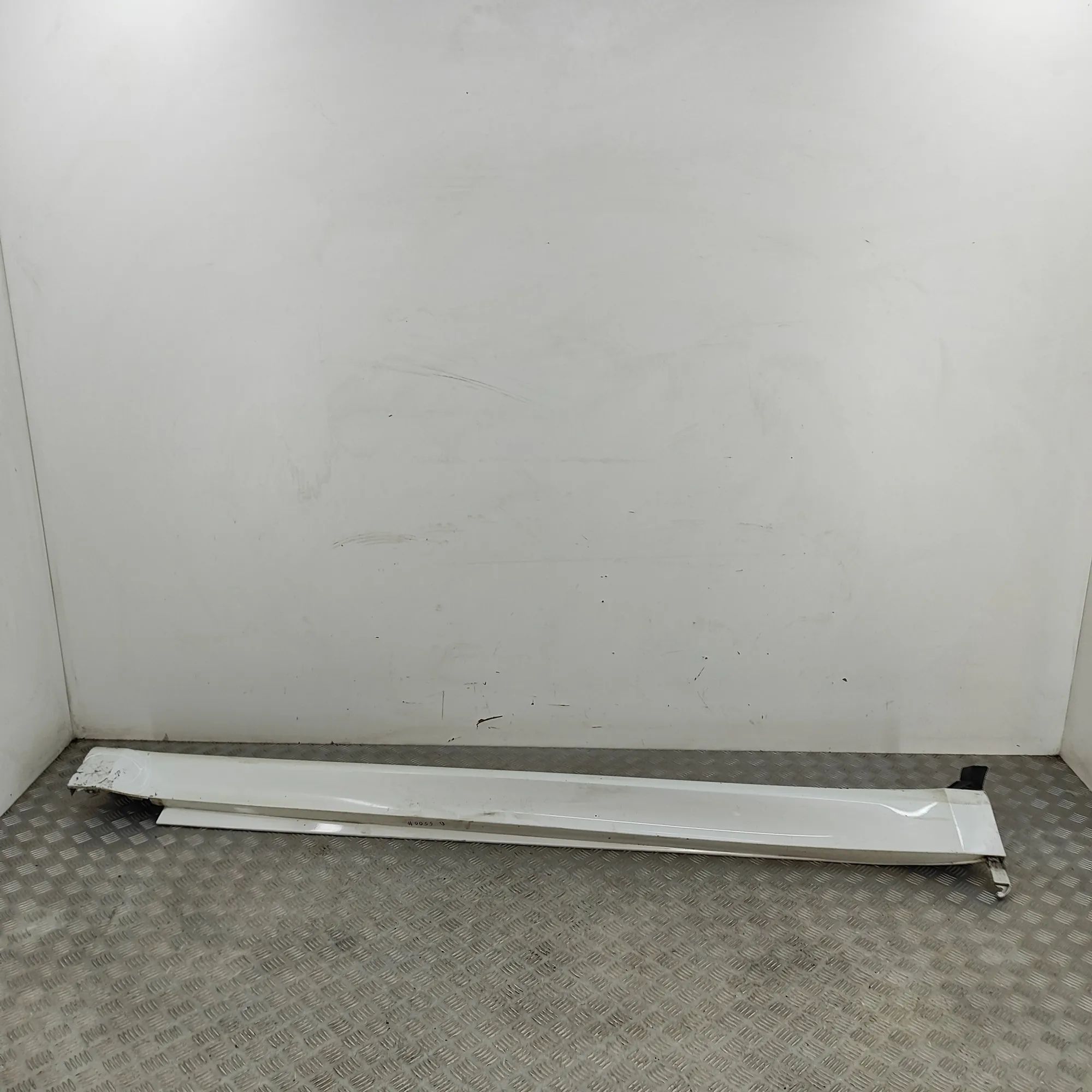 BMW X5 (F15) Right Side Plastic Sideskirt Cover Right Side Plastic Sideskirt Cover — BMW X5 (F1...