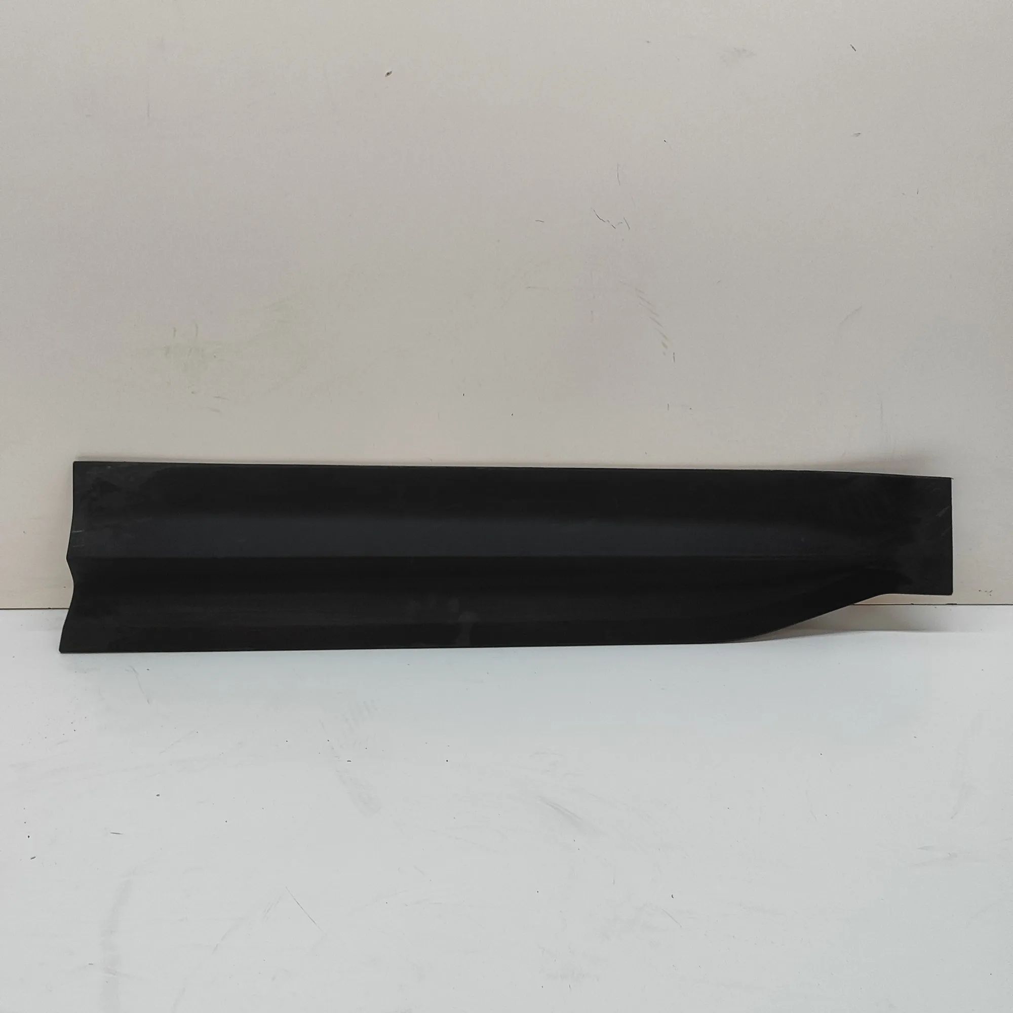 Jeep Avenger Front Right Door Lower Molding Front Right Door Lower Molding — JEEP AVENGER (...