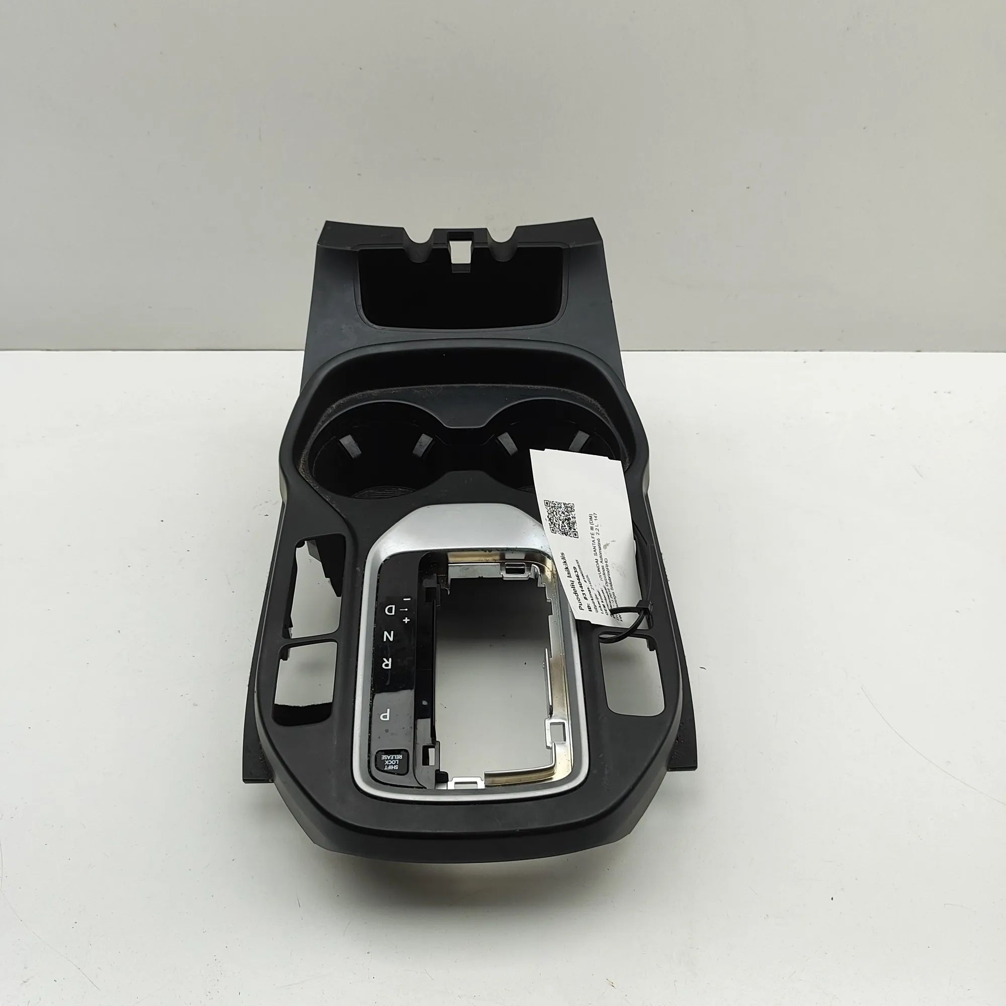 Hyundai Santa Fe Centre console trim Centre console trim — HYUNDAI SANTA (FÉ III DM)...