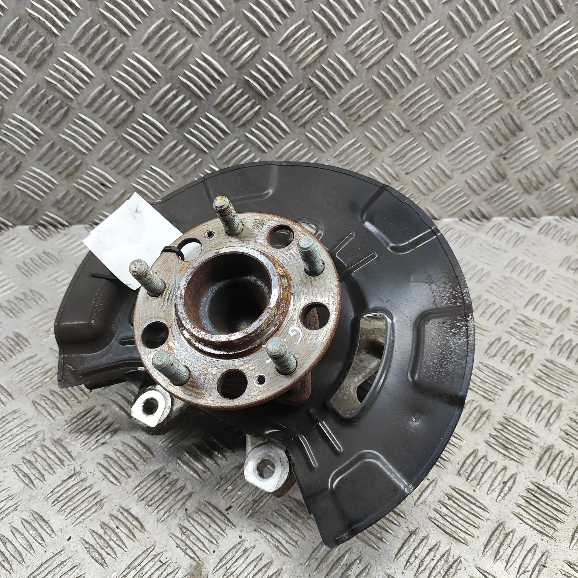 Kia Sportage Rear Left Wheel Hub Spindle Rear Left Wheel Hub Spindle — KIA SPORTAGE (V N...