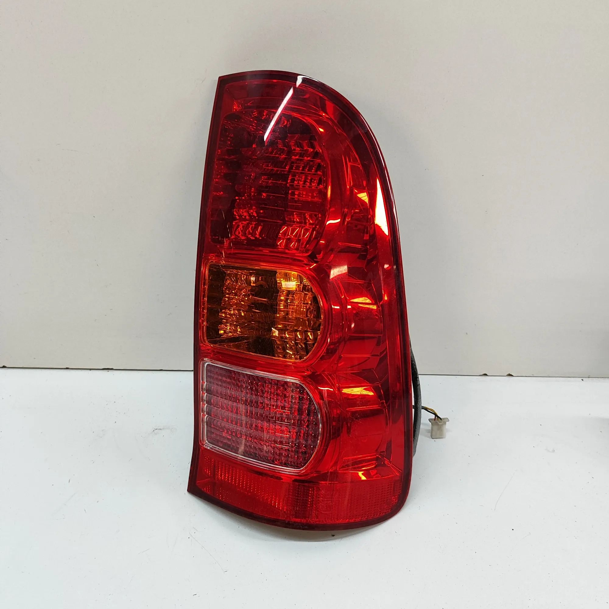 Toyota Hilux Rear Right Tail Light Rear Right Tail Light — TOYOTA HILUX (VII Pick-...