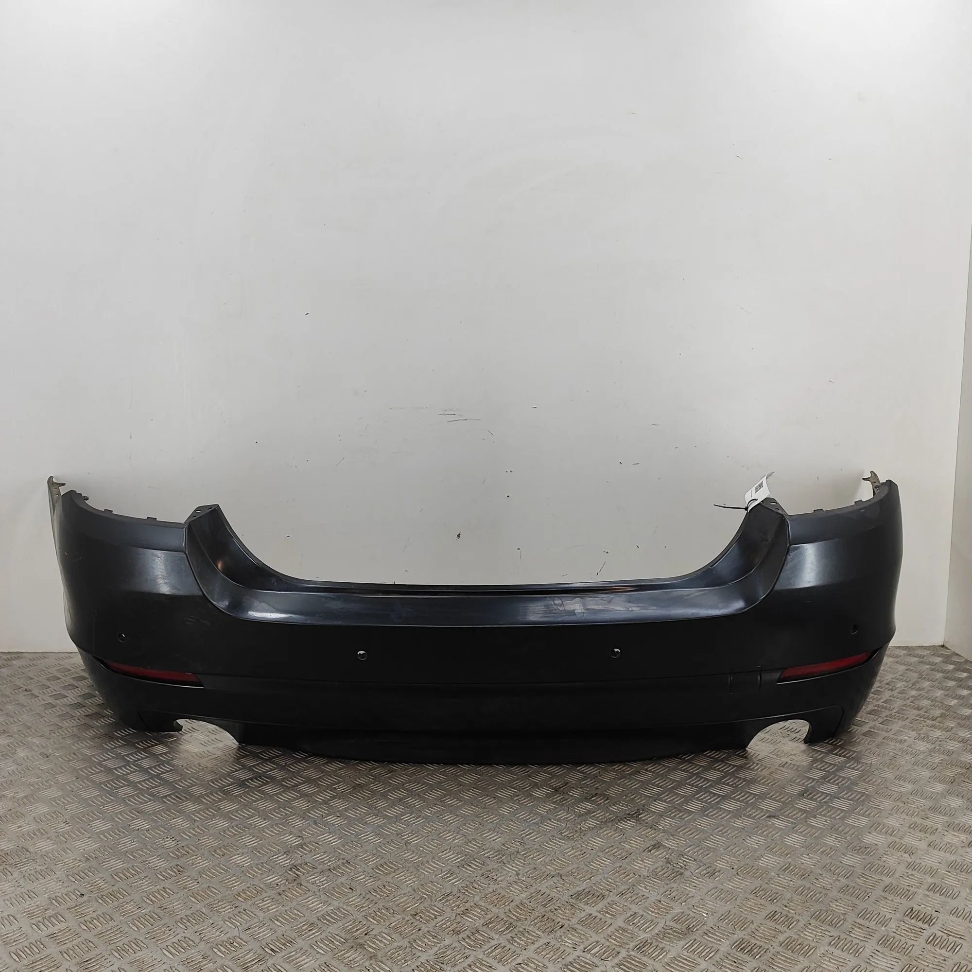 BMW 5 (E60 / E61) Bumper rear Bumper rear — BMW 5 SERIES (F10) (2009-2016) — ...