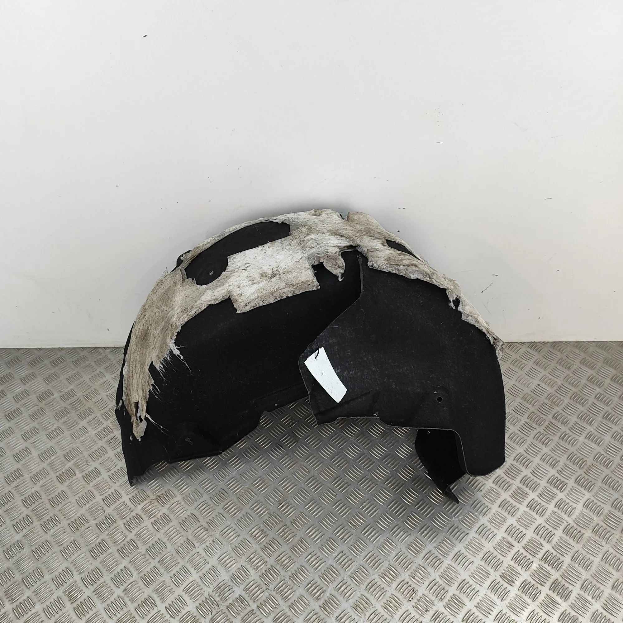 Land Rover Range Rover Sport (L494) Rear Right Arch Liner Rear Right Arch Liner — LAND ROVER RANGE ROVER ...