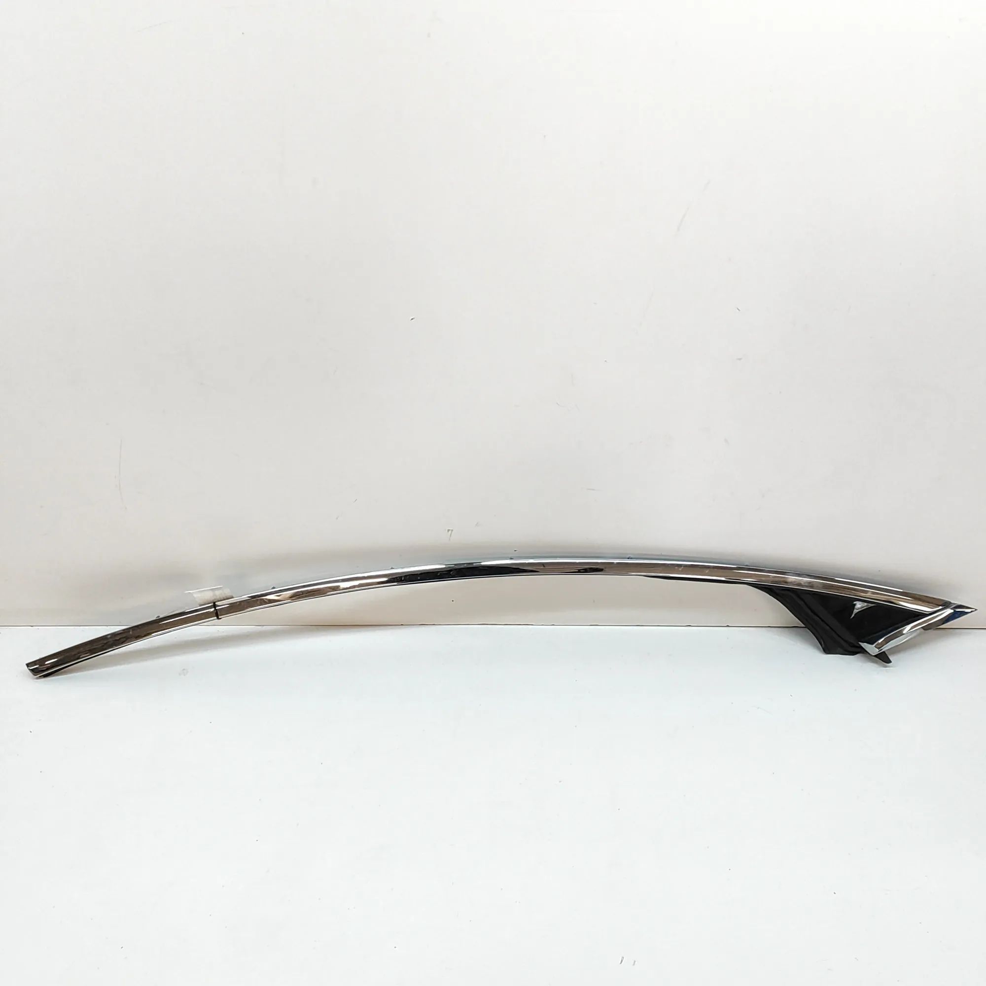Tesla Model X Upper door trim strip — front right Upper door trim strip — front right — TESLA MOD...