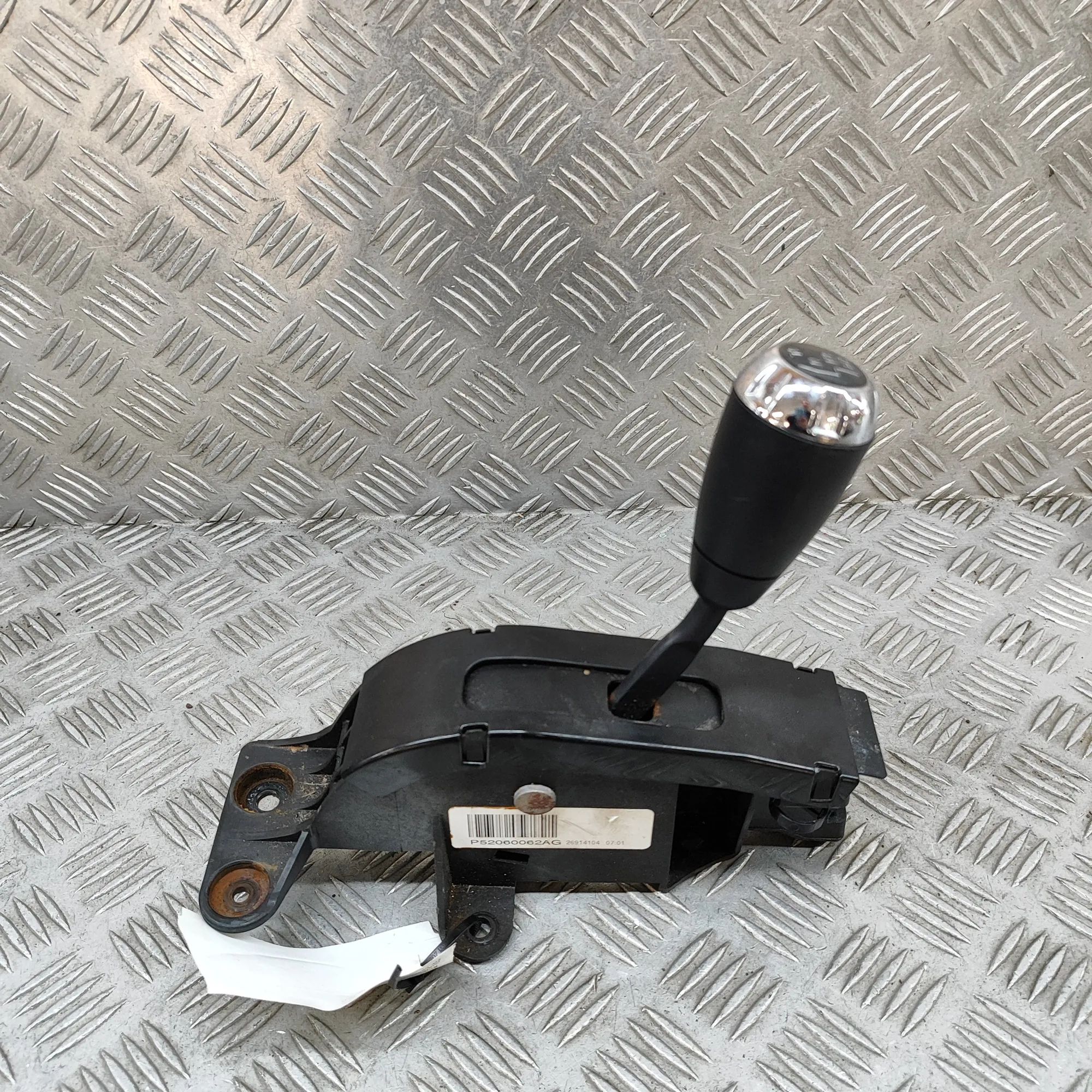 Jeep Wrangler (JK) Gear Shifting Mechanism Gear Shifting Mechanism — JEEP WRANGLER (III JK...