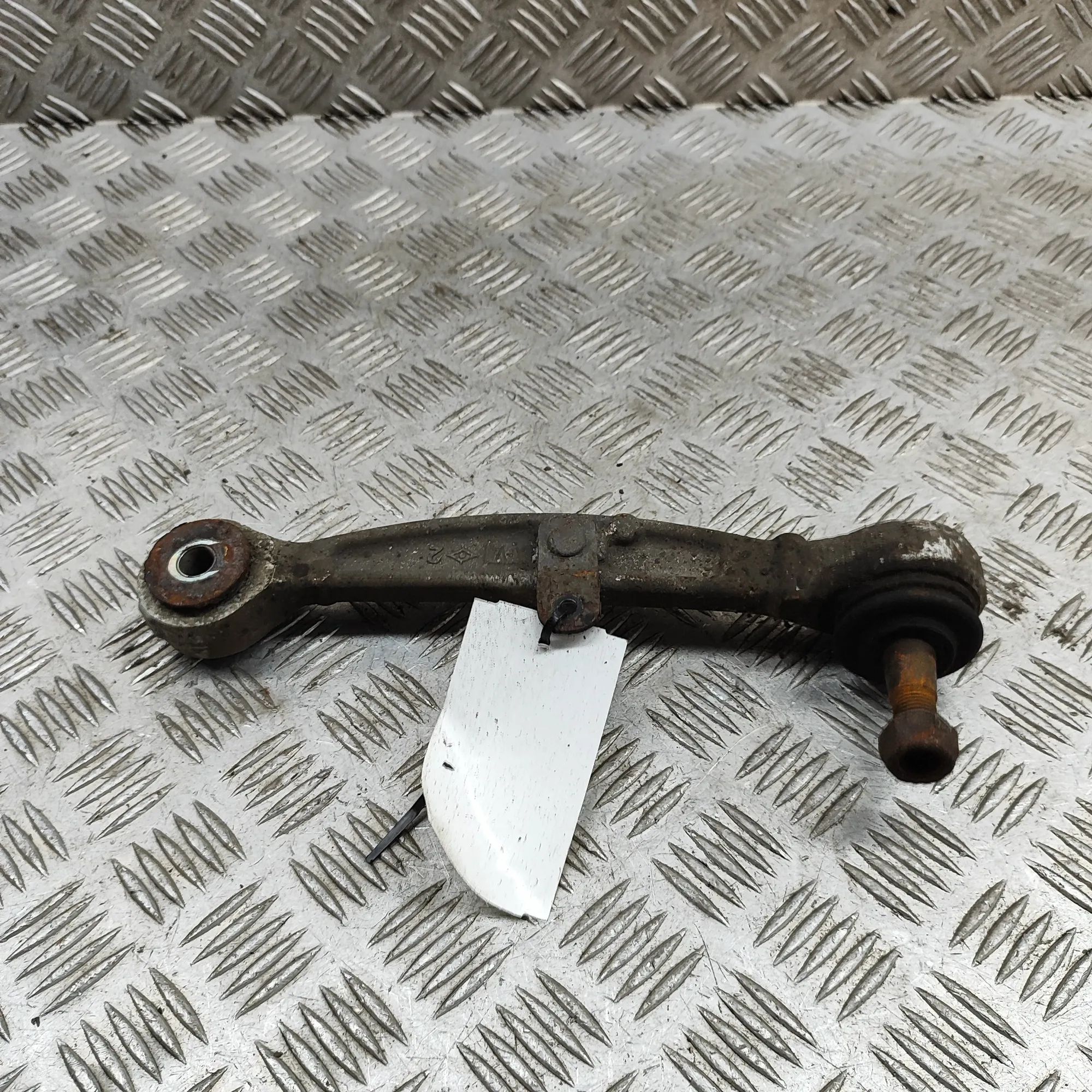 Mitsubishi Lancer Control arm — rear right Control arm — rear right — MITSUBISHI LANCER (V...