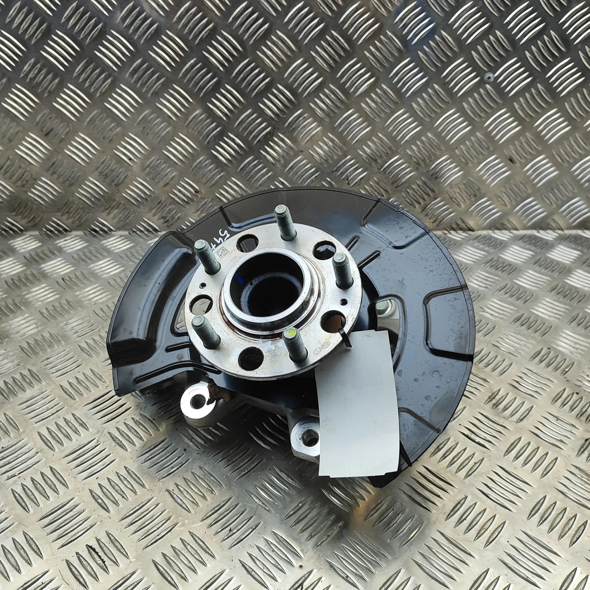 Kia Sportage Rear Left Wheel Hub Spindle Rear Left Wheel Hub Spindle — KIA SPORTAGE (V N...
