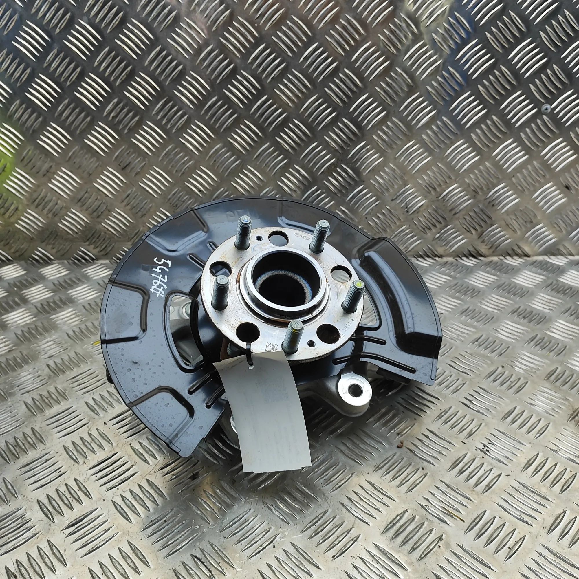 Kia Sportage Rear Right Wheel Hub Rear Right Wheel Hub — KIA SPORTAGE (V NQ5) (20...