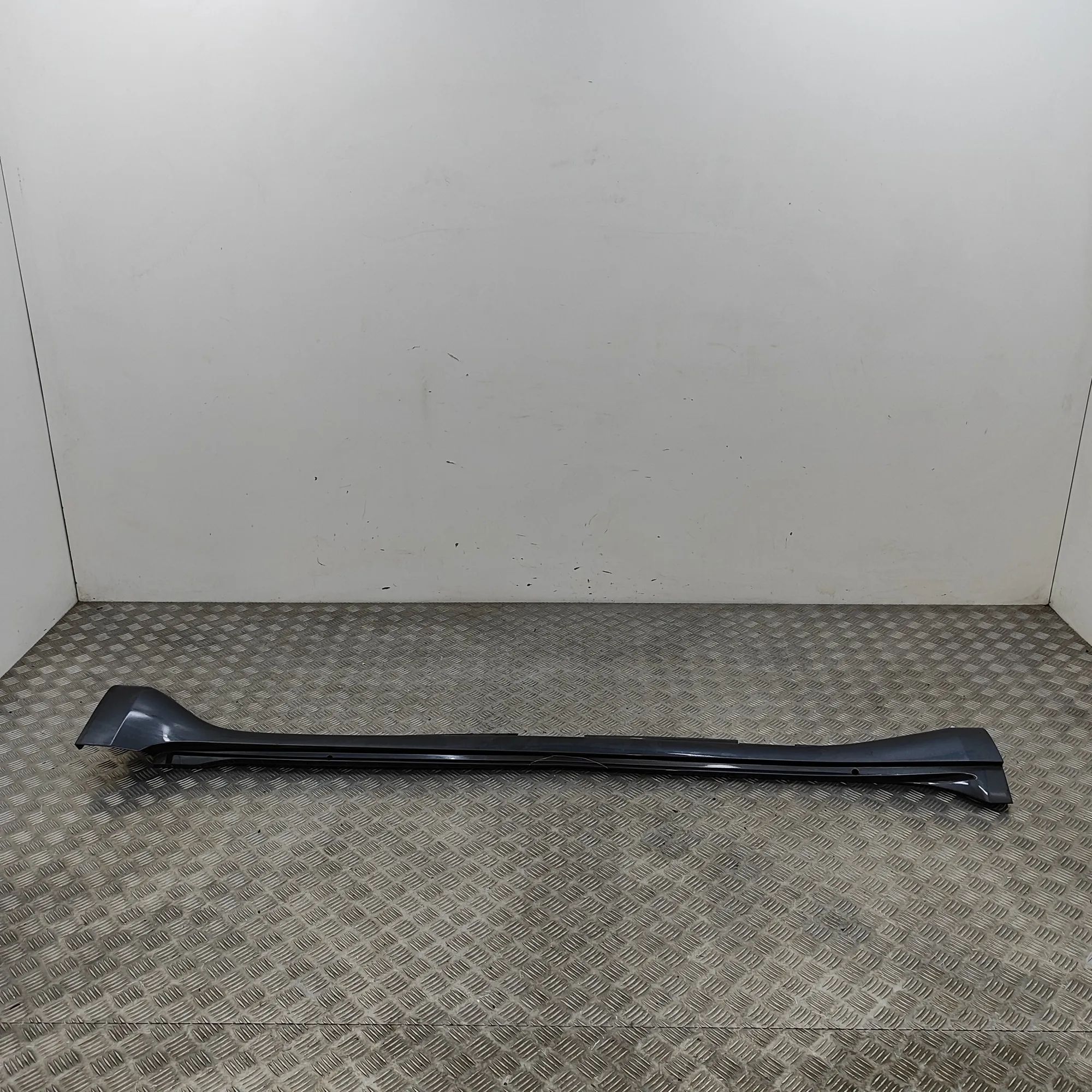 Toyota Land Cruiser 150 Right Side Plastic Sideskirt Cover Right Side Plastic Sideskirt Cover — TOYOTA LAN...