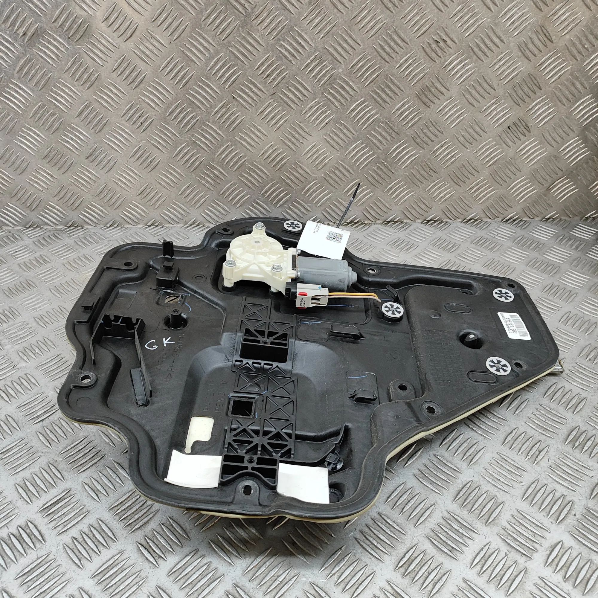 Jeep Wrangler (JK) Rear Left Door Window Regulator Rear Left Door Window Regulator — JEEP WRANGLER...