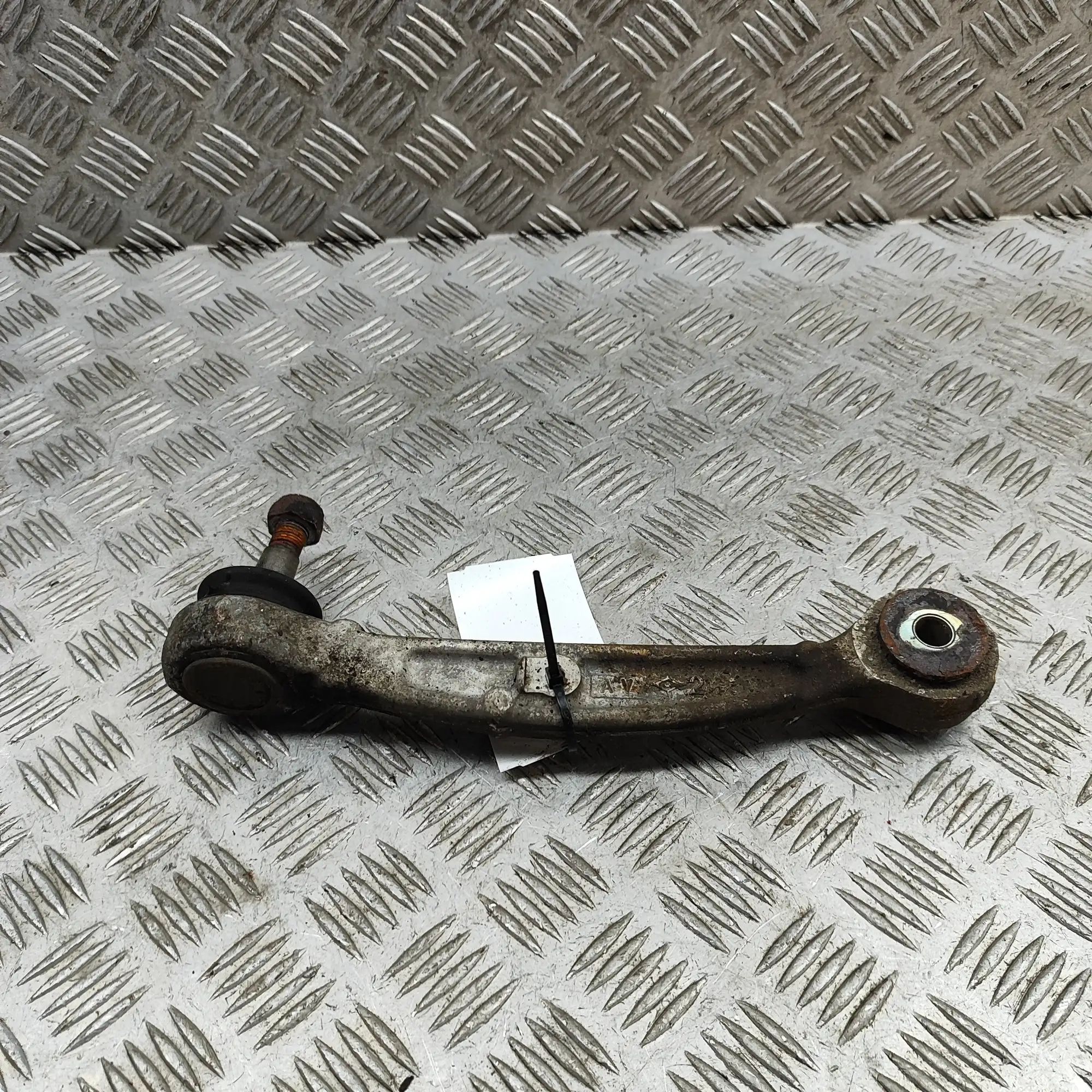 Mitsubishi Lancer Control arm — rear left Control arm — rear left — MITSUBISHI LANCER (VI...