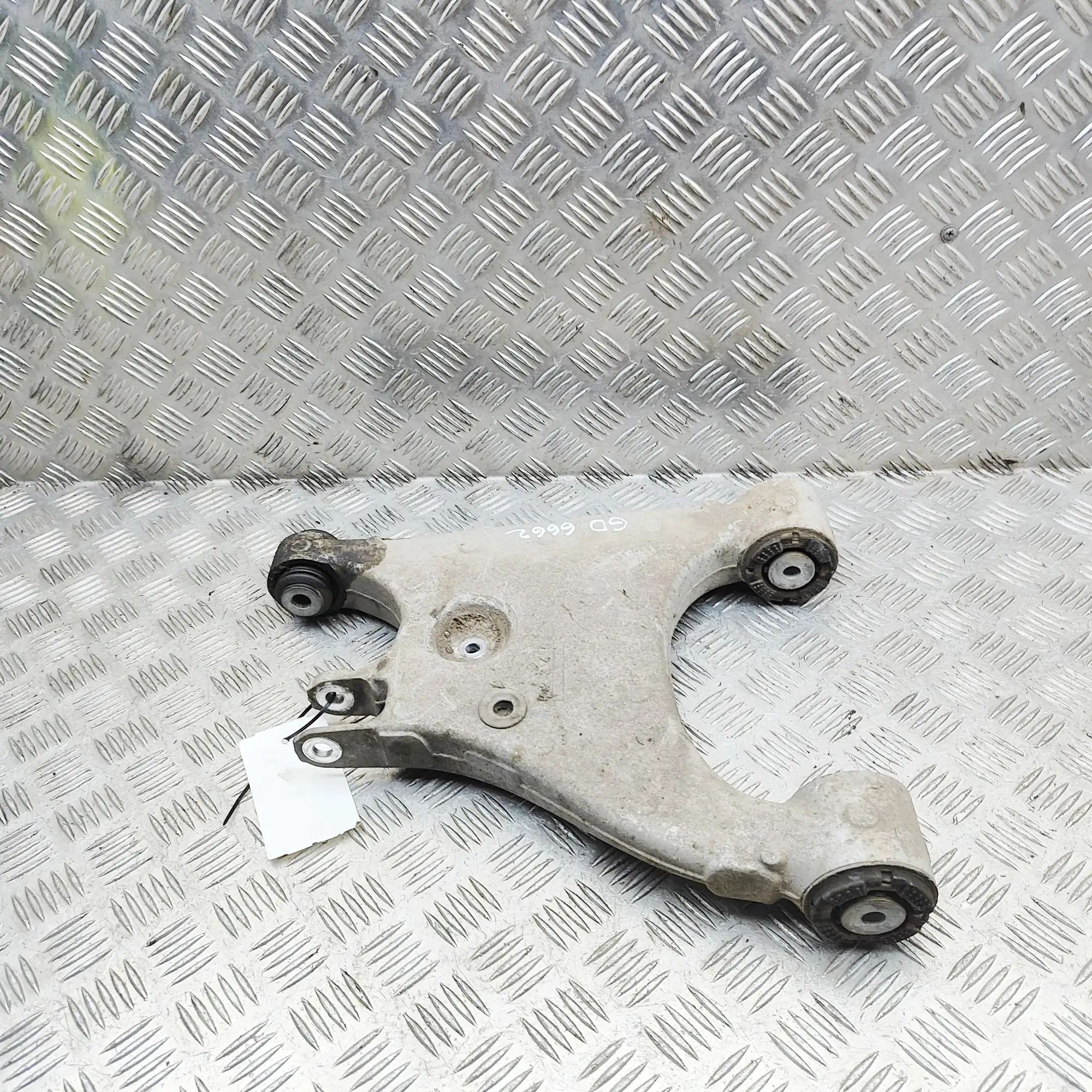 Tesla Model X Rear Right Lower Control Arm Rear Right Lower Control Arm — TESLA MODEL X (2...