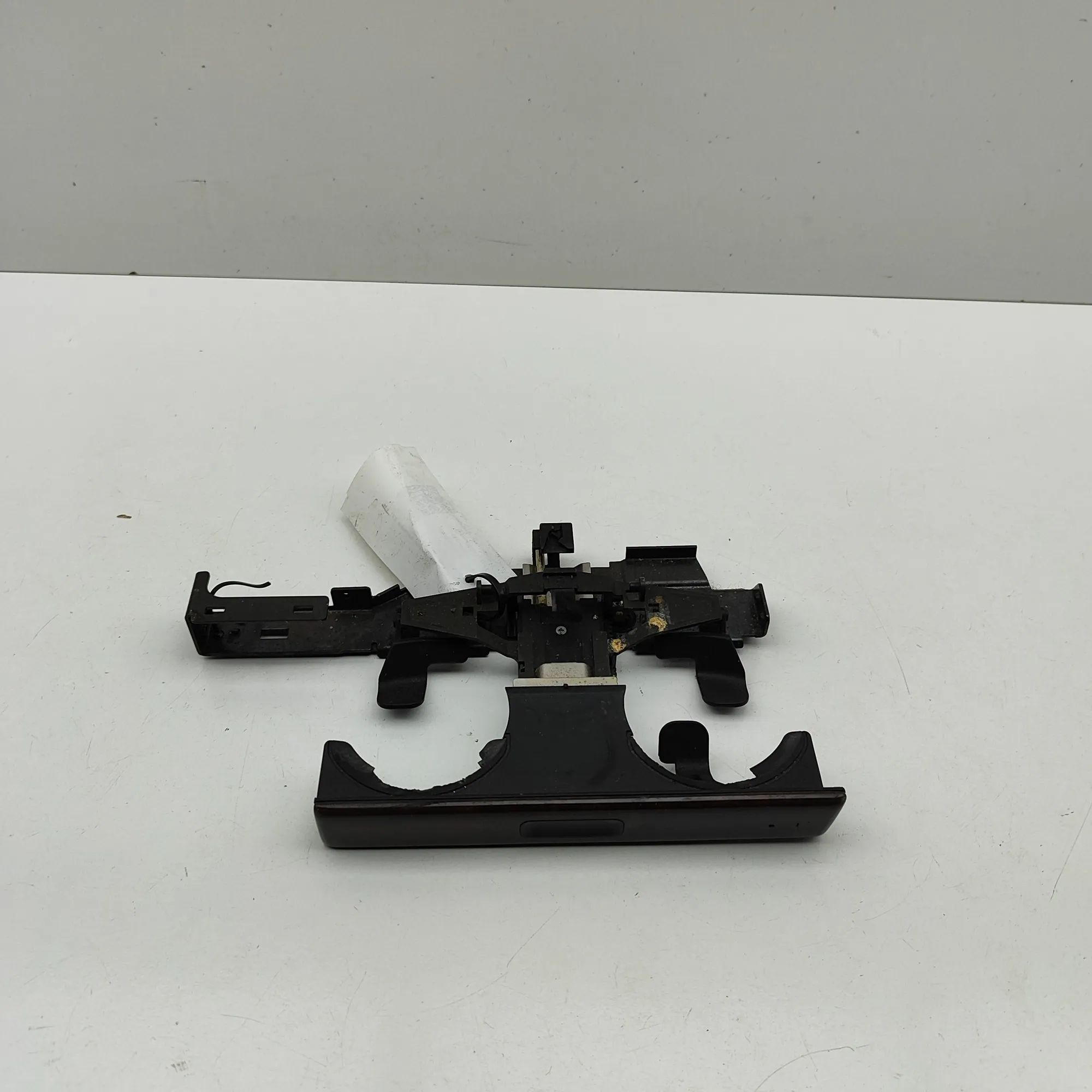 BMW 7 (E38) Cup holder Cup holder — BMW 7 (E38) (1994-2001) — 8163005
...