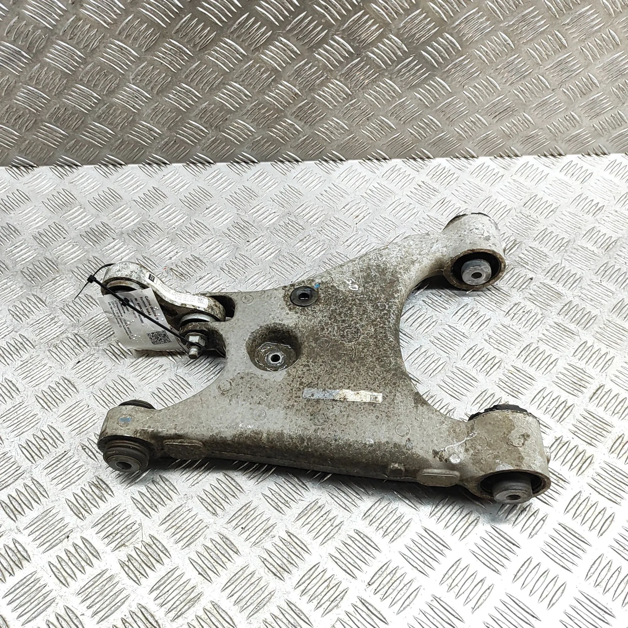 Tesla Model X Rear Right Lower Control Arm Rear Right Lower Control Arm — TESLA MODEL X (2...