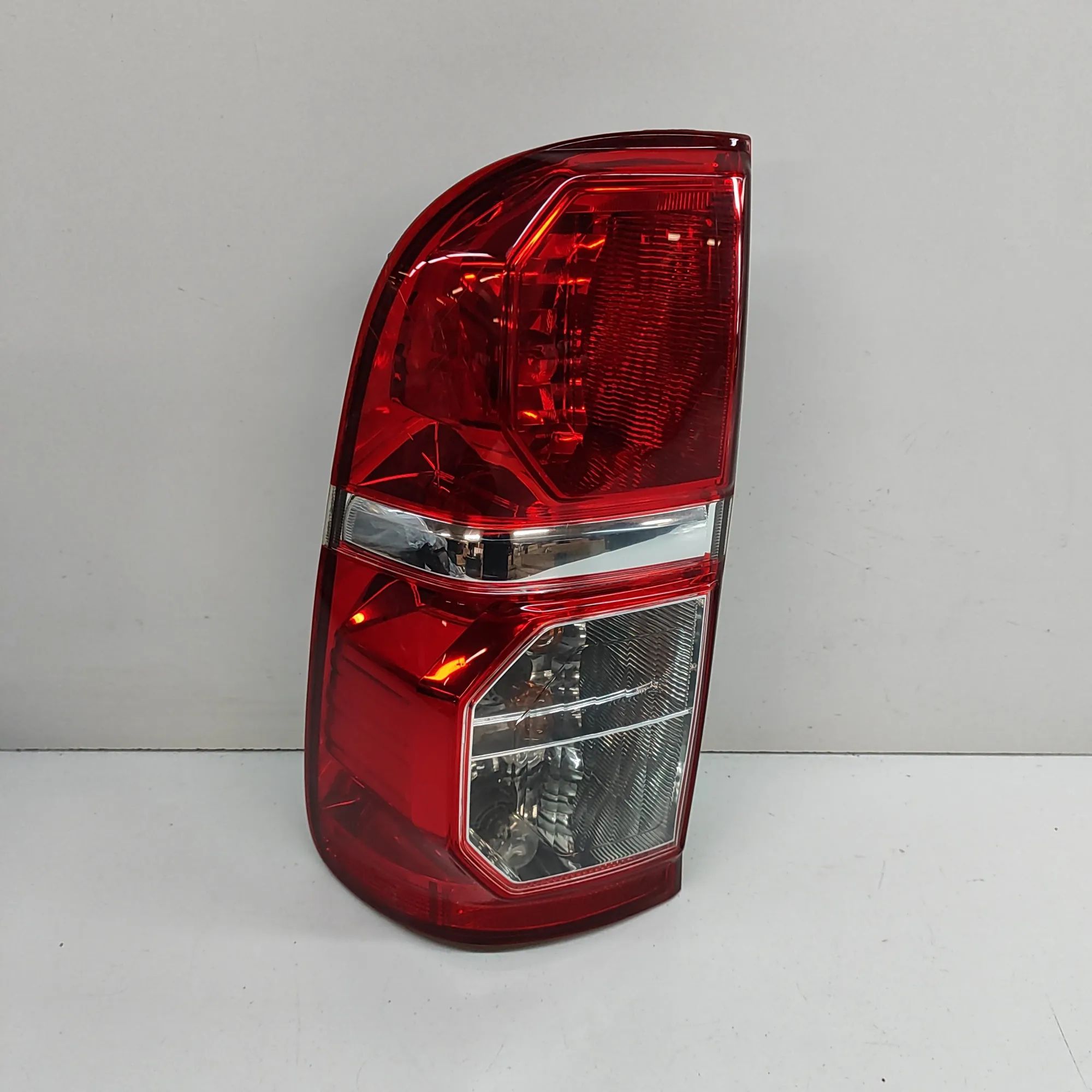 Toyota Hilux Rear Left Tail Light Rear Left Tail Light — TOYOTA HILUX (VII Pick-u...