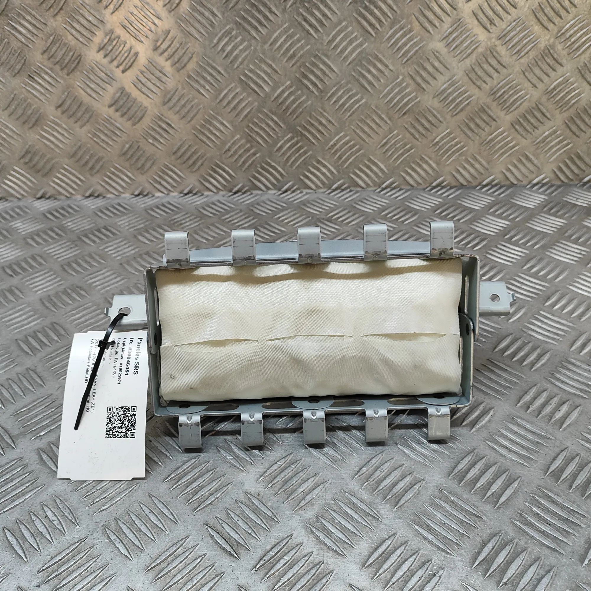 Nissan Leaf Dashboard Safety Bag SRS Dashboard Safety Bag SRS — NISSAN LEAF (ZE1) (2...