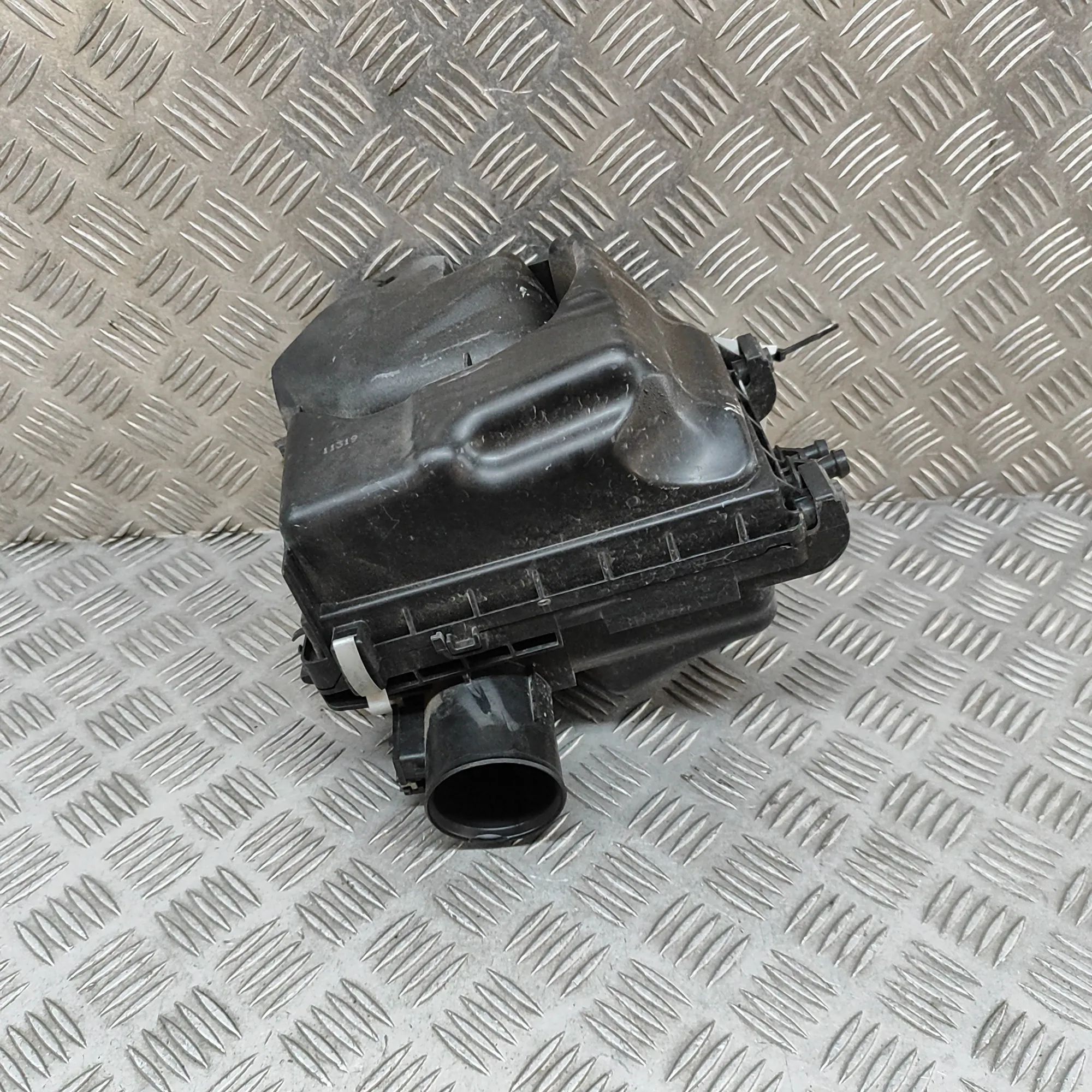 Nissan Juke Ilmanpuhdistin  Air Filter Box — NISSAN JUKE (F15) (2010-...) —...