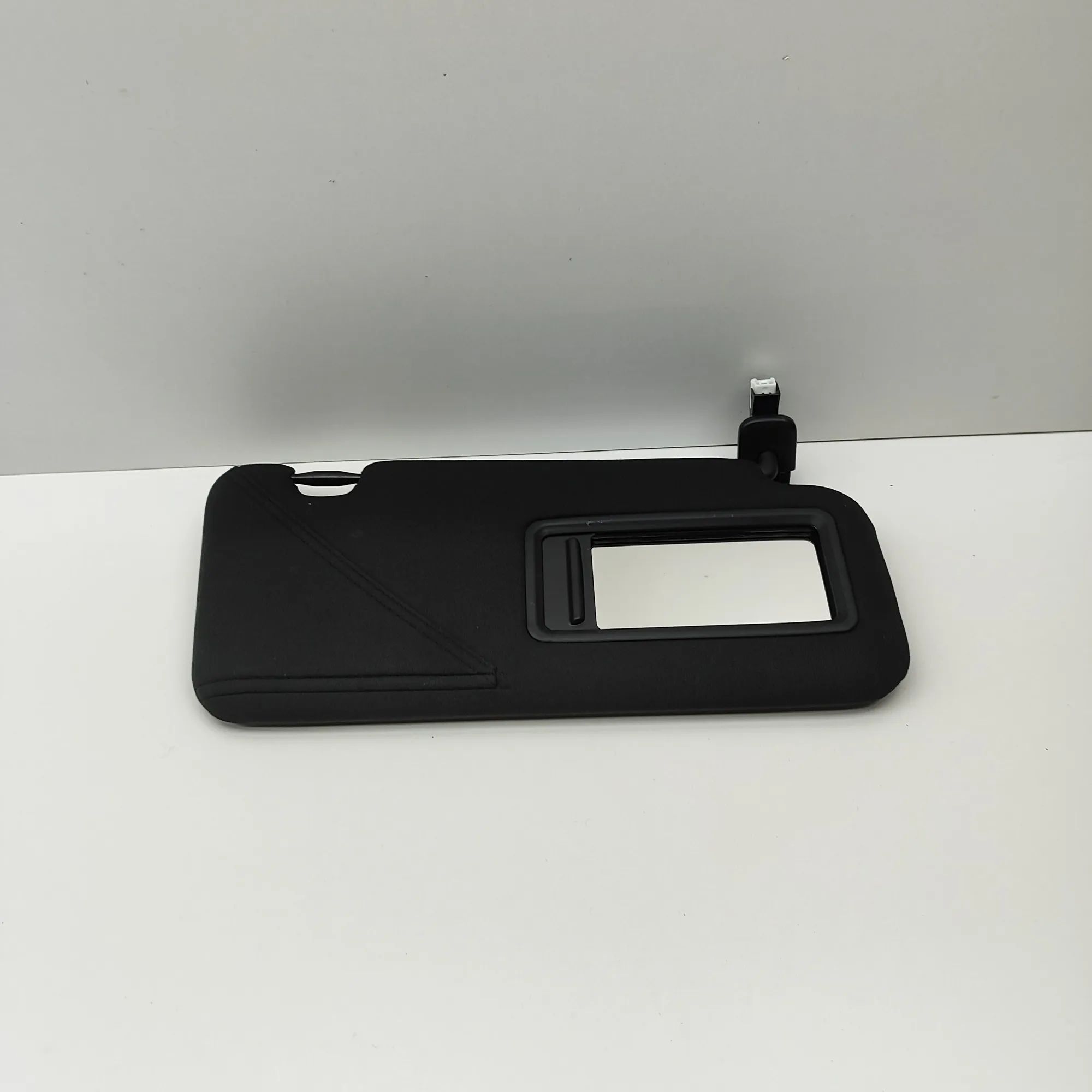 Mazda CX-5 (KF) Sun visor — right Sun visor — right — MAZDA CX-5 (KF) (2016-...) ...