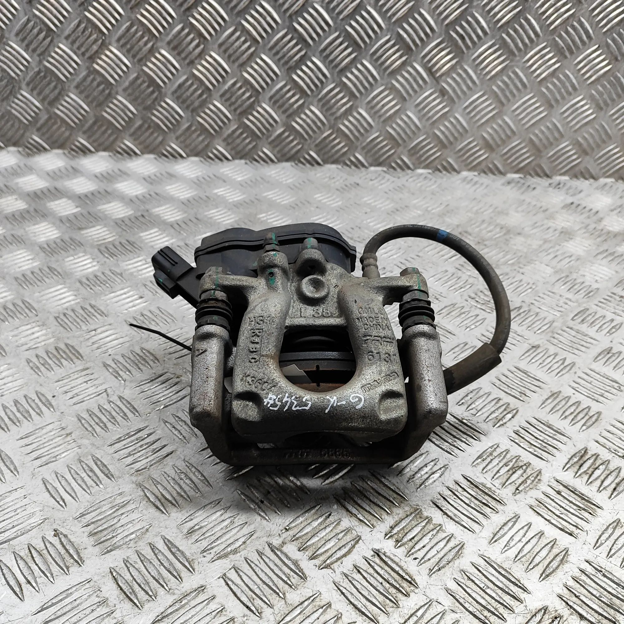 Mazda 6 (GJ / GL) Brake caliper — rear left Brake caliper — rear left — MAZDA 6 (Estate GJ,...