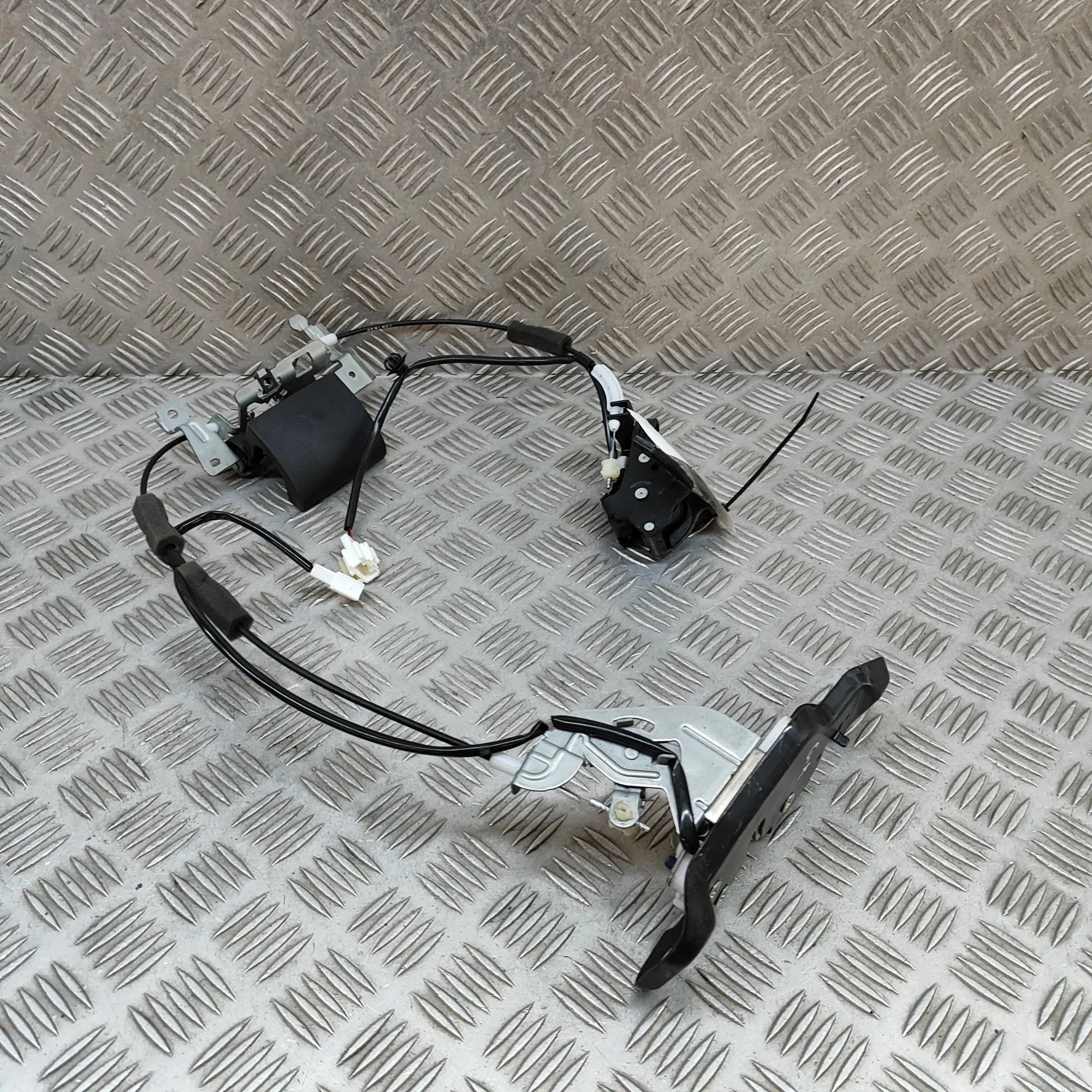 Mazda MX-30 Door lock — rear left Door lock — rear left — MAZDA MX-30 (DR) (2020-...