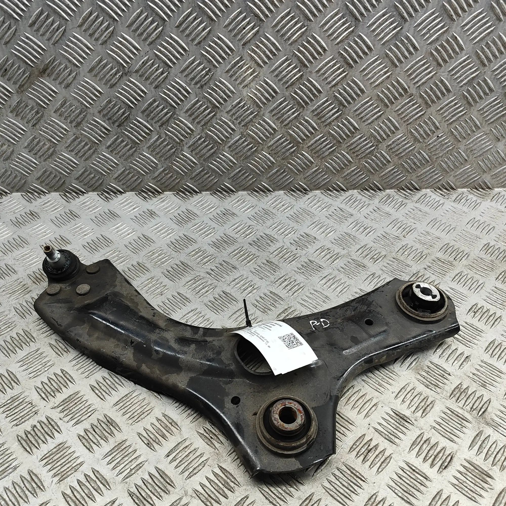 Nissan Juke Front Right Lower Control Arm Front Right Lower Control Arm — NISSAN JUKE (F1...