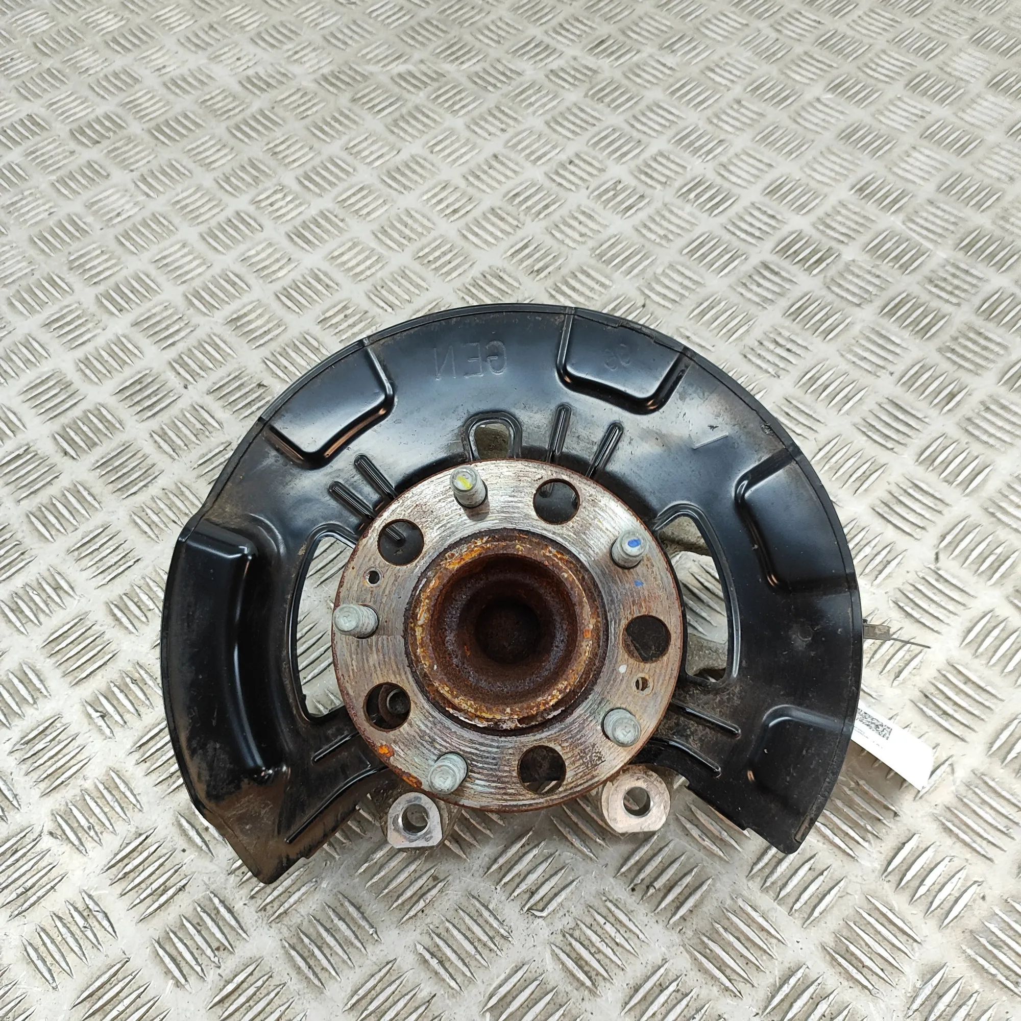 Kia Sportage Rear Left Wheel Hub Spindle Rear Left Wheel Hub Spindle — KIA SPORTAGE (V N...