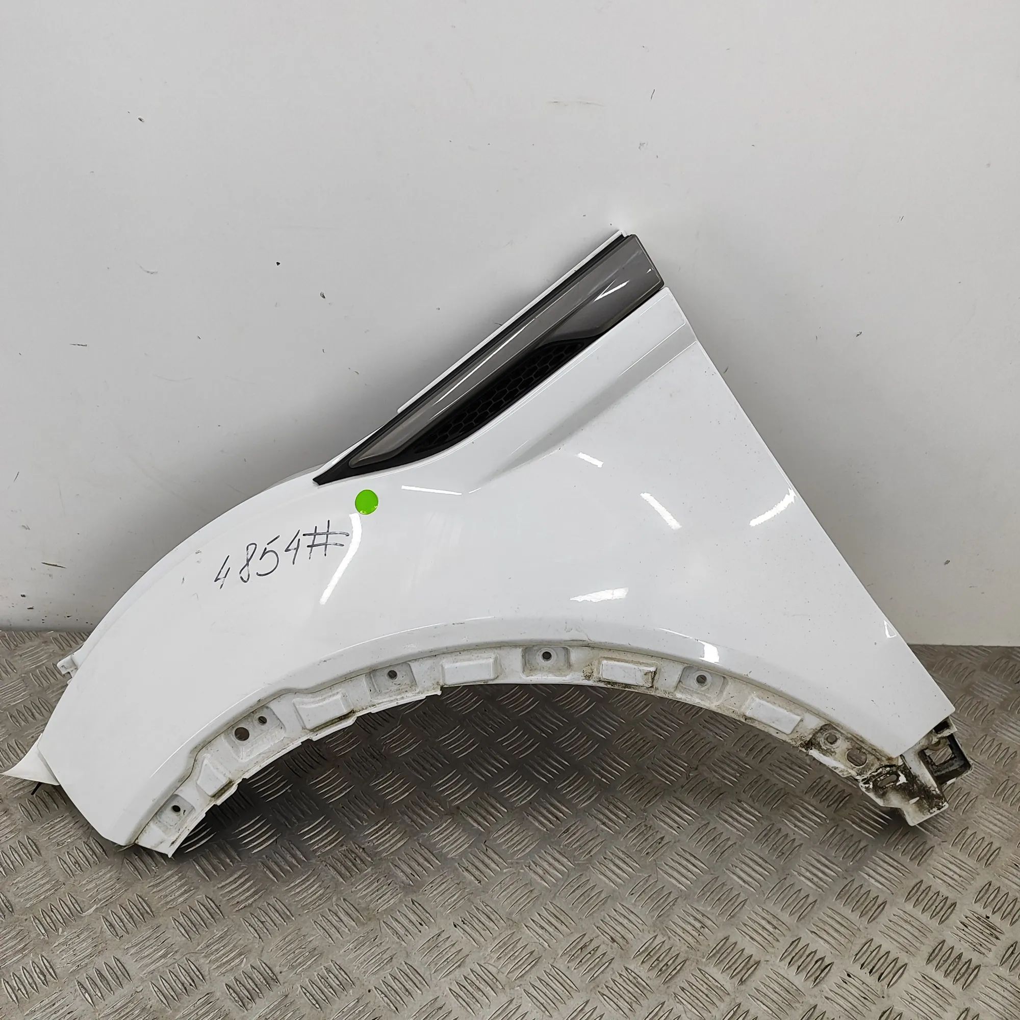 Land Rover Range Rover Evoque Front Left Fender Front Left Fender — LAND ROVER RANGE ROVER EVOQ...