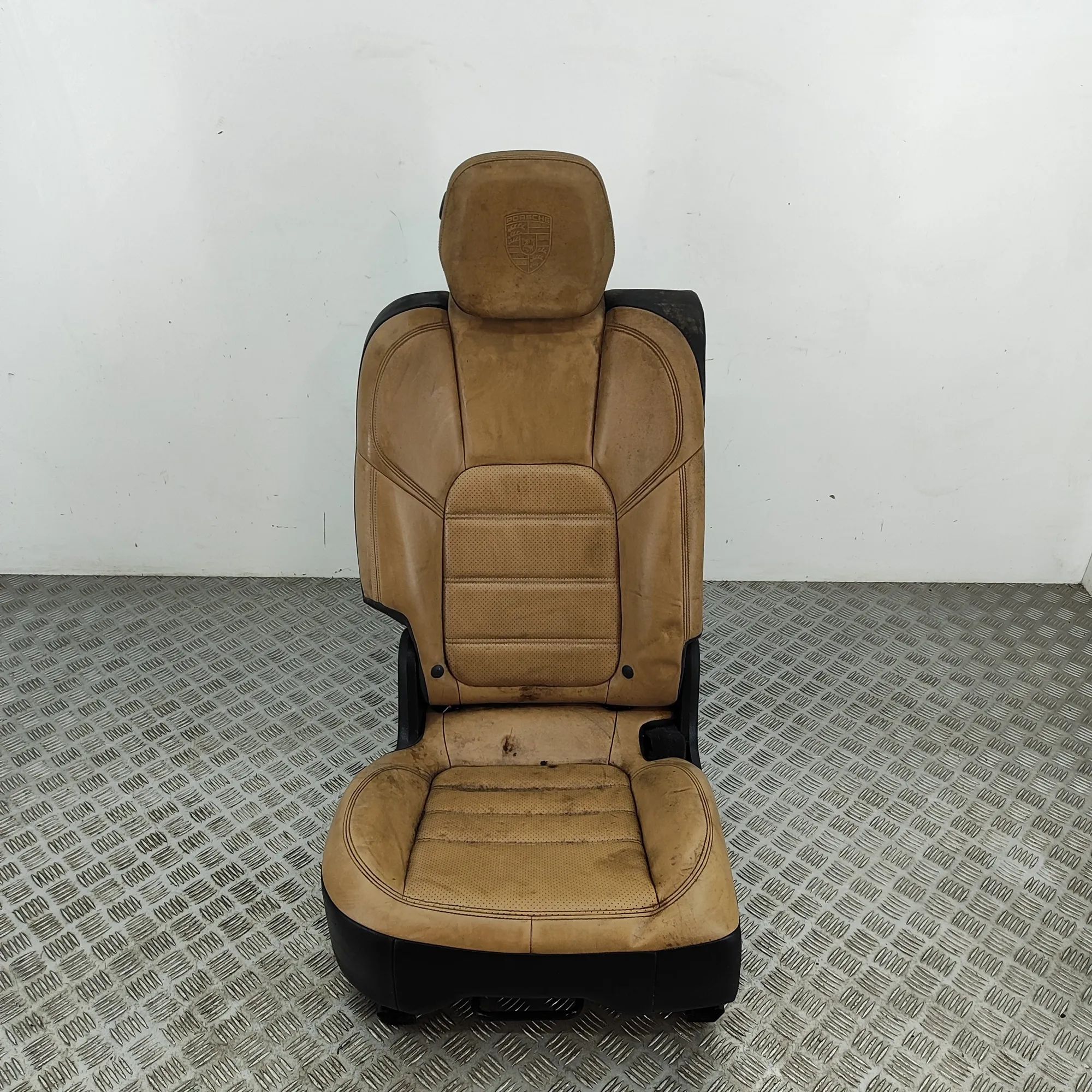 Porsche Cayenne Заднее сиденье Rear seat — PORSCHE CAYENNE (92A) (2010-...) — ...