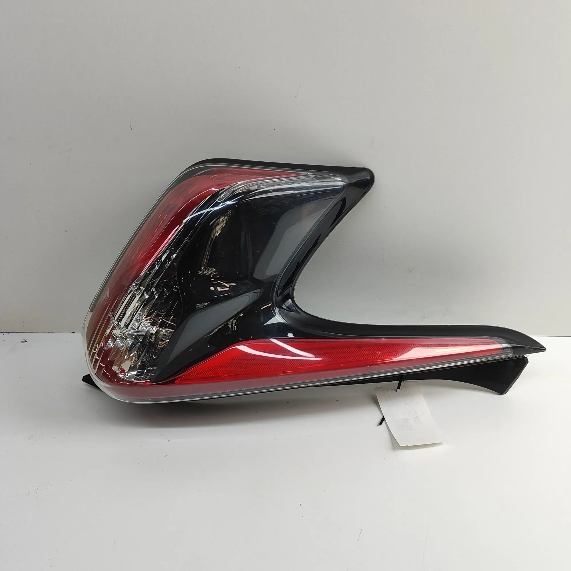 Nissan Juke Rear Left Tail Light Rear Left Tail Light — NISSAN JUKE (F15) (2010-...