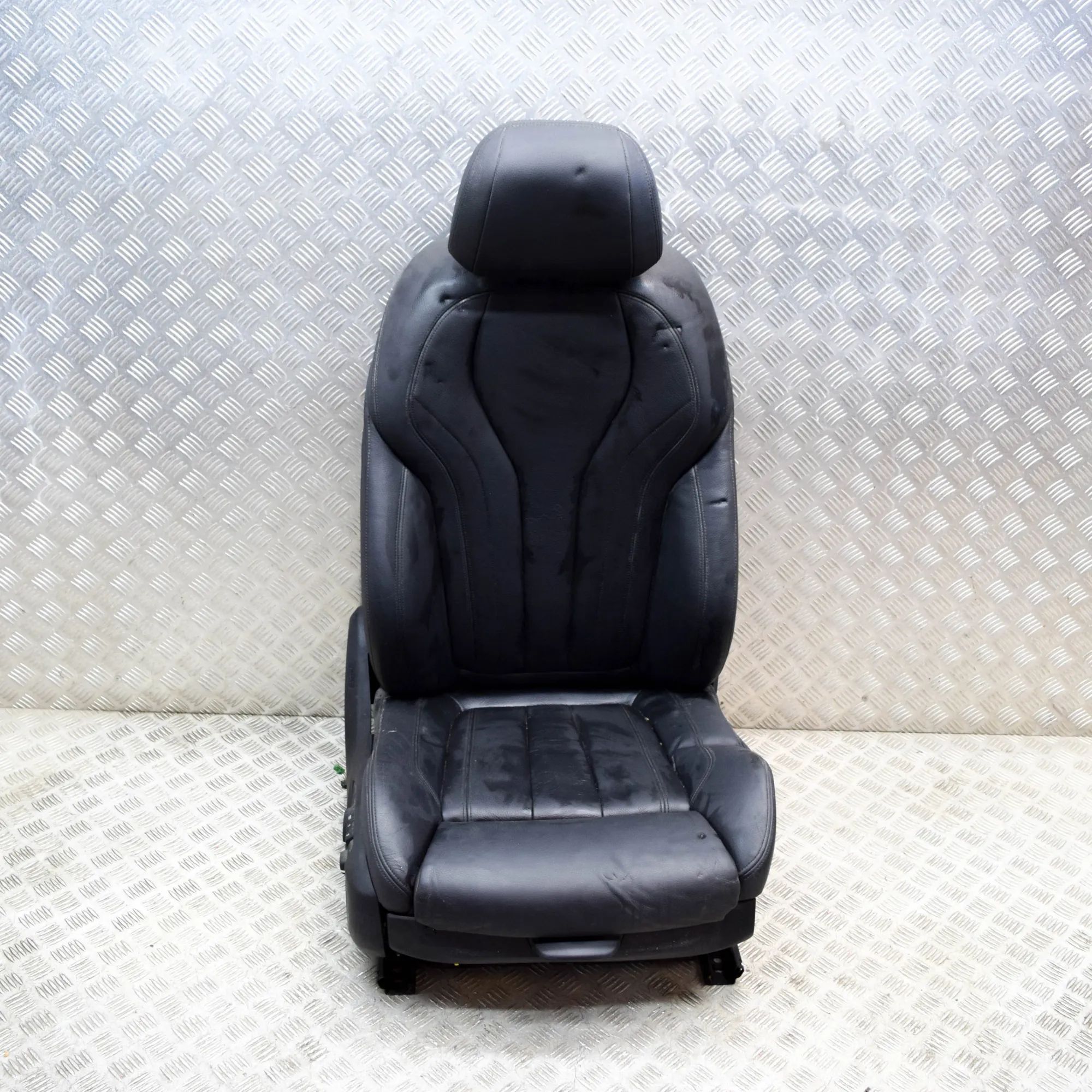 BMW X5 (F15) Front Right Seat Front right seat — BMW X5 (F15, F85) (2012-2018...
