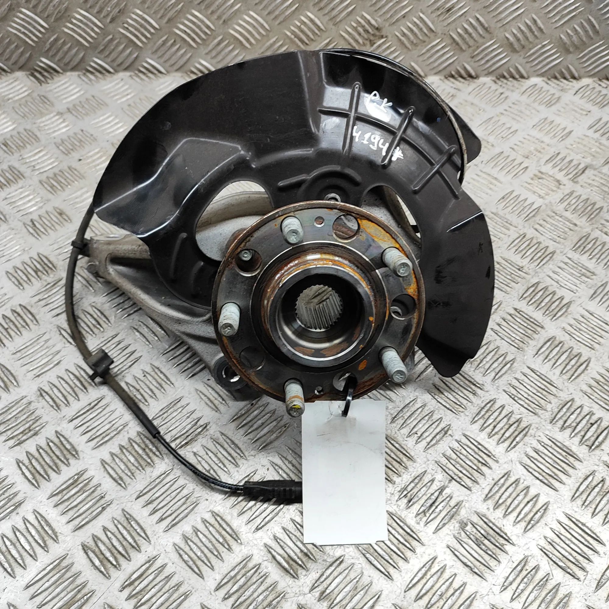Hyundai Tucson Front Left Wheel Hub Front Left Wheel Hub — HYUNDAI TUCSON (NX4E, NX...