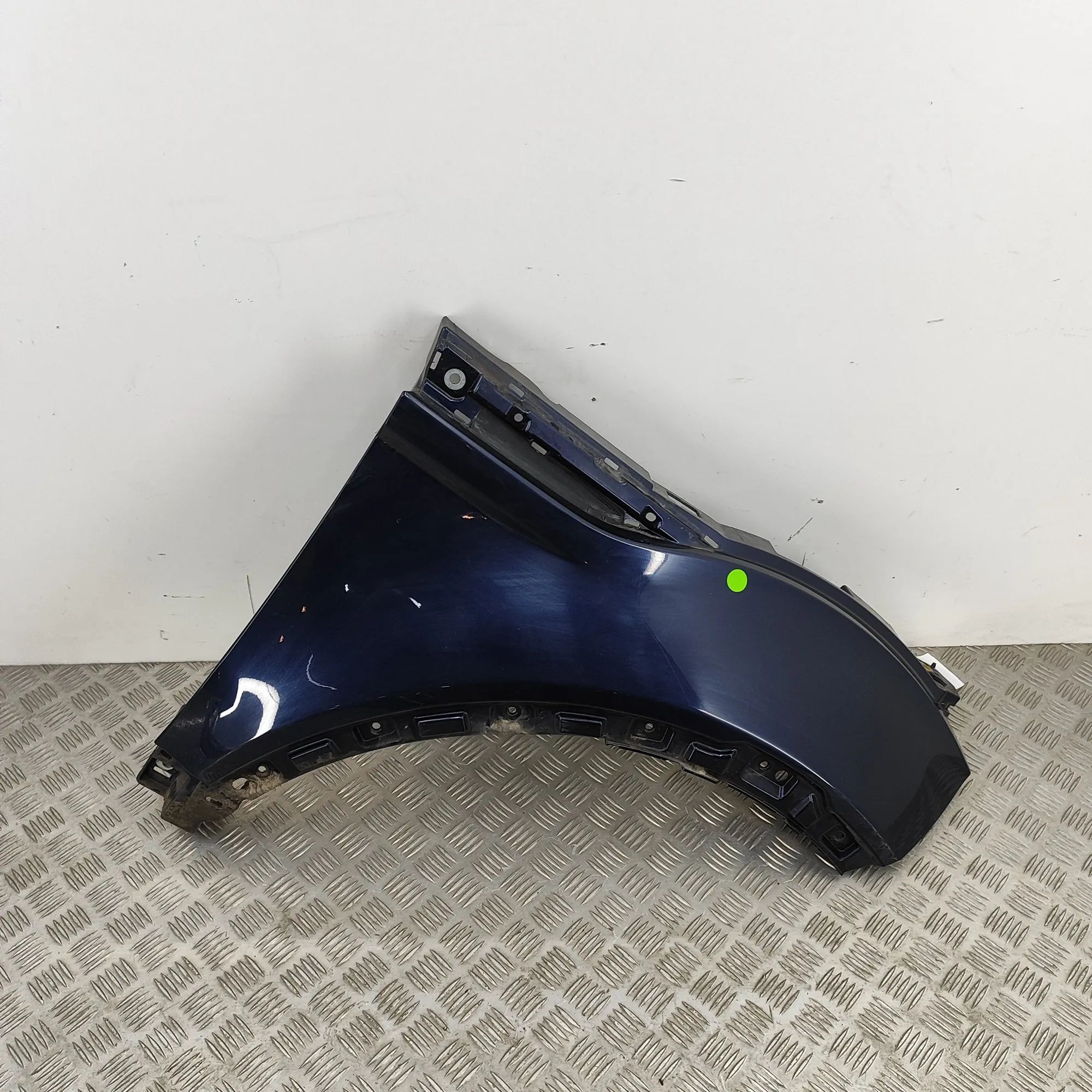 Land Rover Range Rover Evoque Front Right Fender Front Right Fender — LAND ROVER RANGE ROVER EVO...
