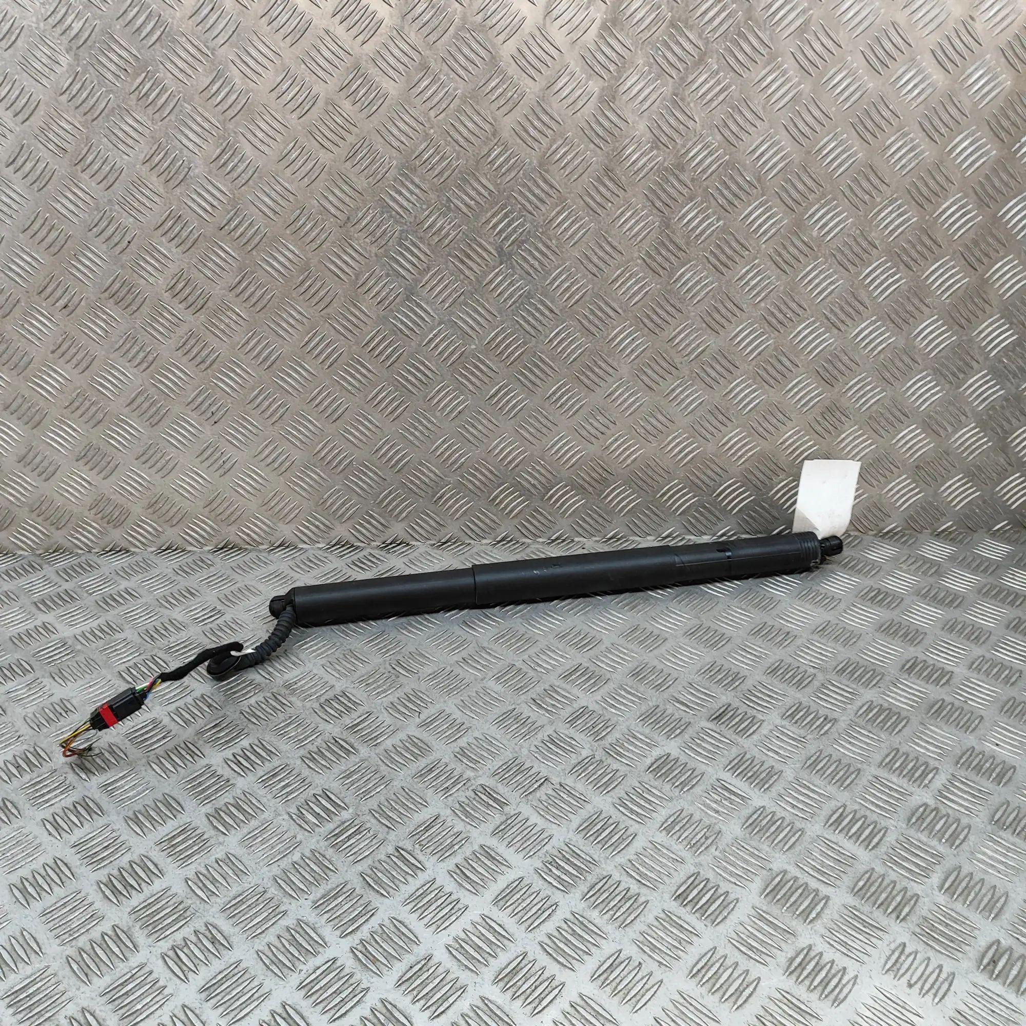 Audi Q5 (FY) Left Side Tailgate Gas Strut Left Side Tailgate Gas Strut — AUDI Q5 (FY) (20...
