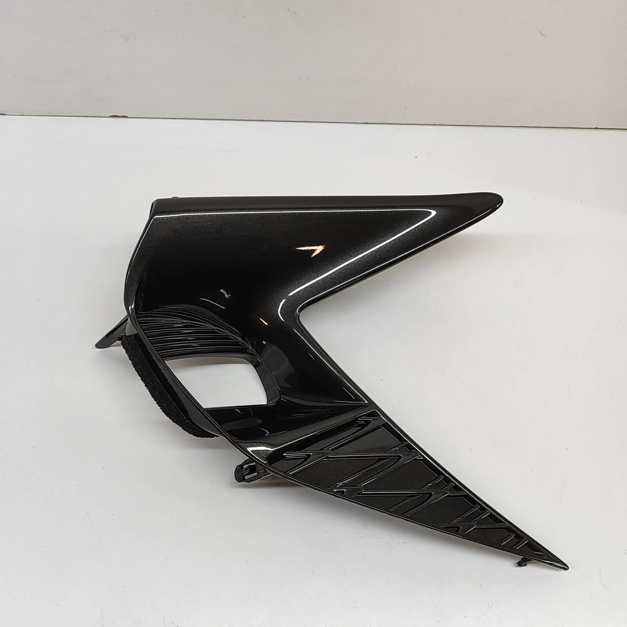 Lexus GS Grille — front — left Grille — front — left — LEXUS GS (_L1_) (2011-....