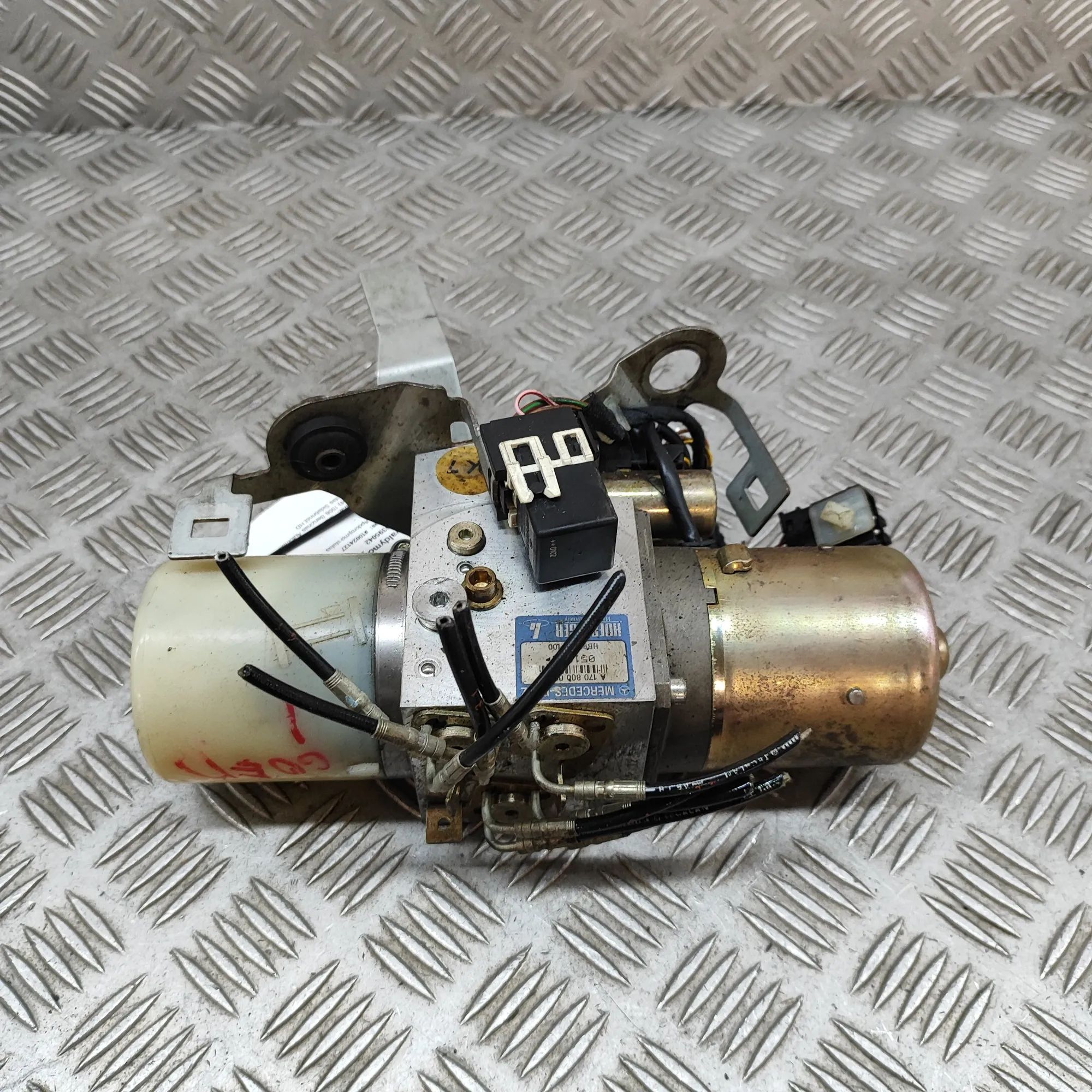 Mercedes-Benz SLK (R170) Hydraulic Pump Hydraulic Pump — MERCEDES BENZ SLK (R170) (1996...