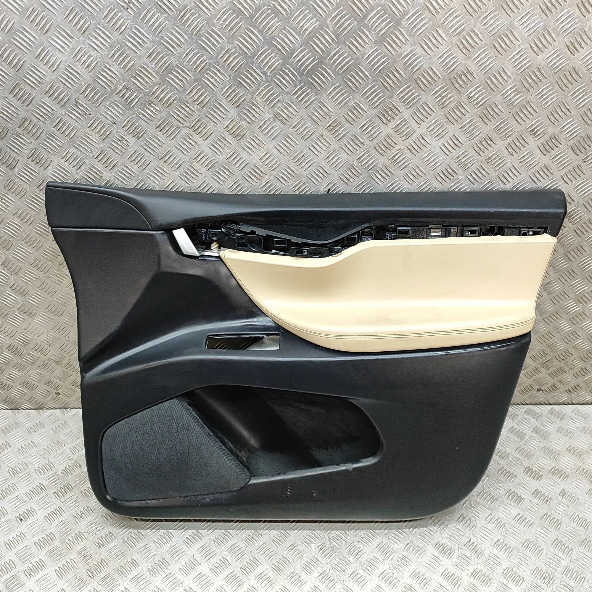 Tesla Model X Front Right Door Panel Front Right Door Panel — TESLA MODEL X (2013-.....