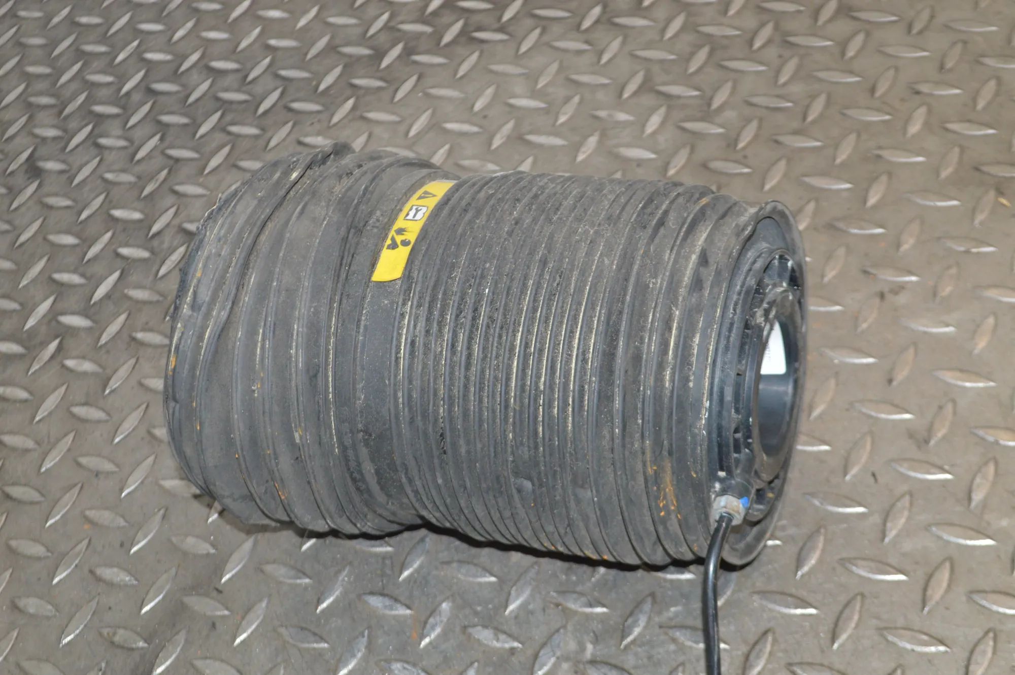 Maserati Levante Rear Right Air Suspension Spring Bag Rear Right Air Suspension Spring Bag — MASERATI...